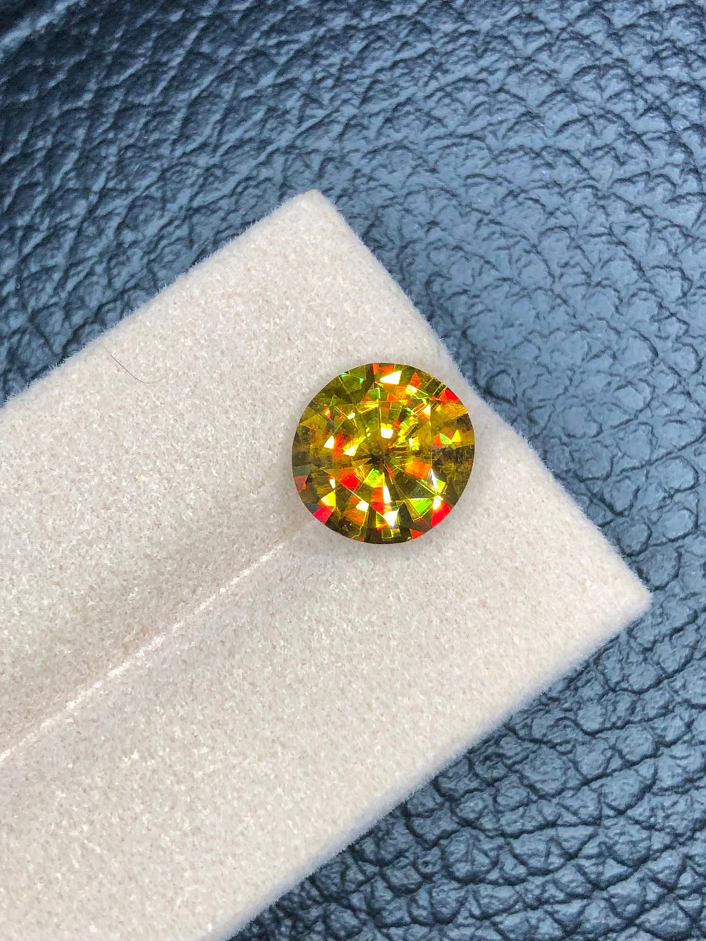 Full Fire Sphene Loose Gemstone: 5.45 CT Natural Titanite Stone