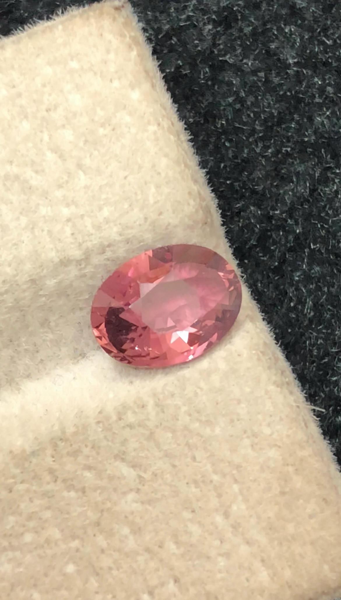 Natural Padparadscha Sapphire 1.38 ct Oval Cut – Lively Orange-Pink Glow With Certificate
