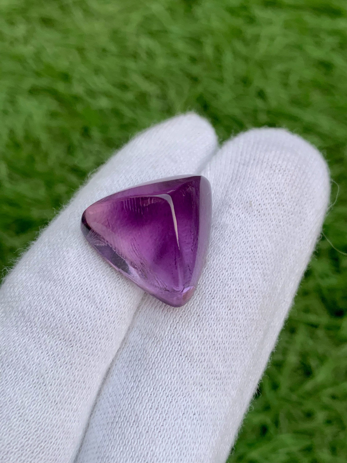 Deep Purple Amethyst Sugarloaf Cabochon: Natural Gemstone (40.10 Carat)