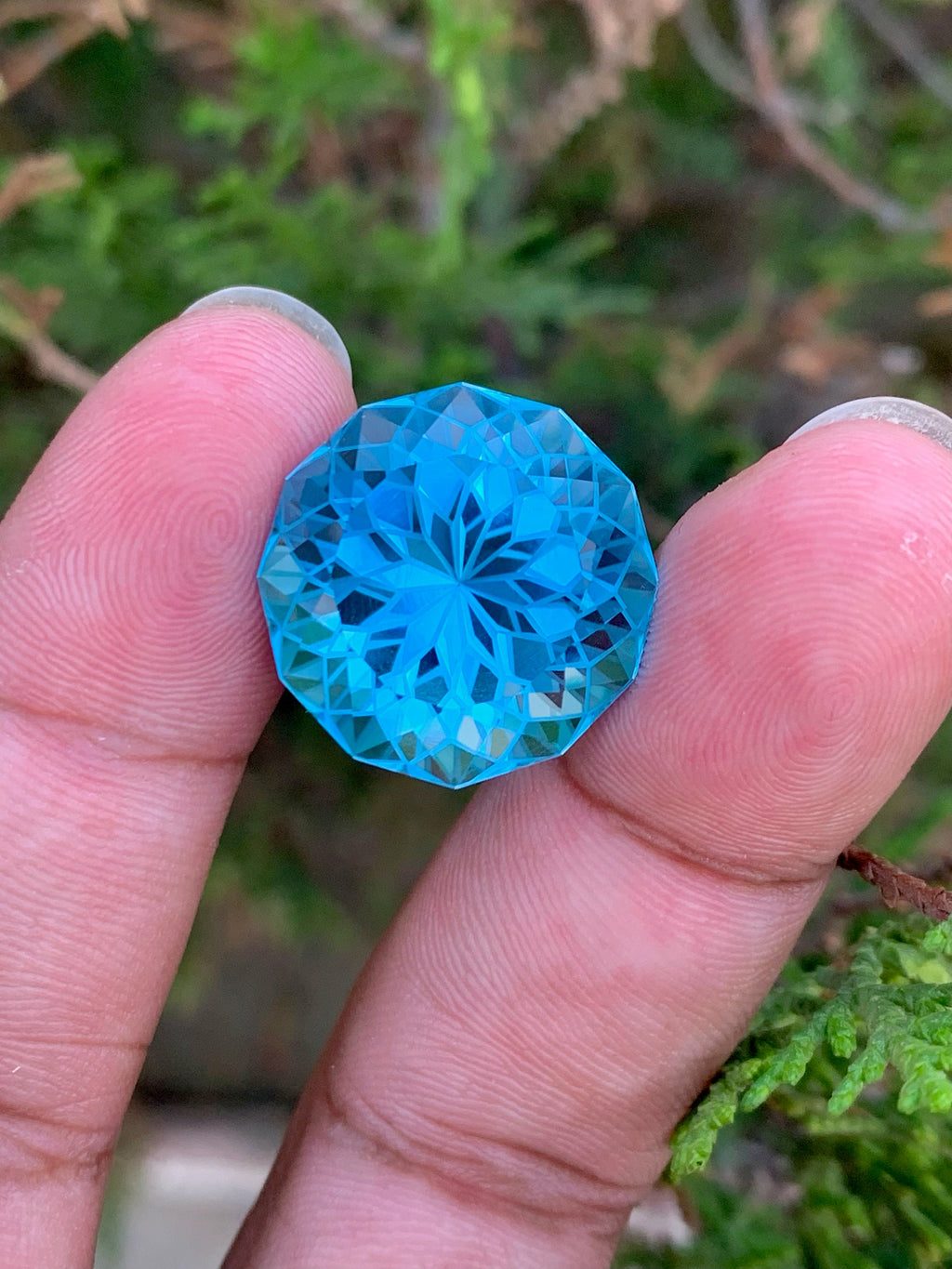 35.5 CT Swiss Blue Topaz Gemstone: Round Faceted Cut Stone