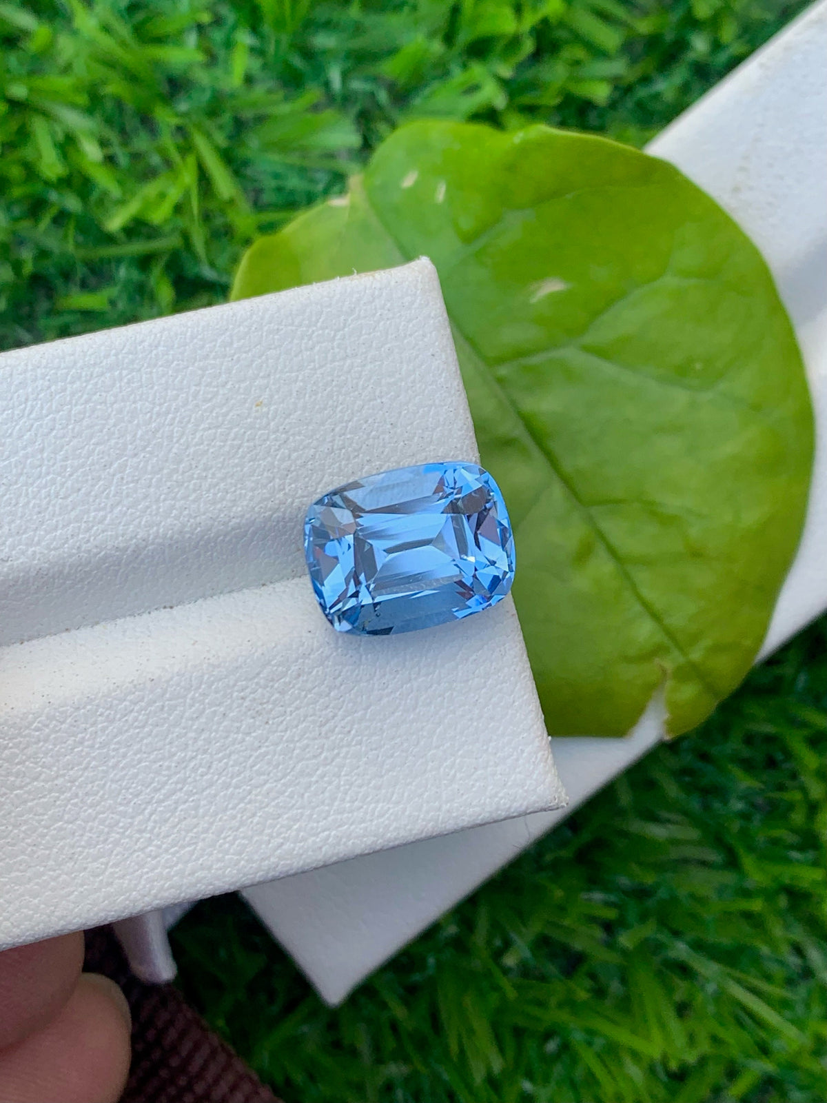 Santa Maria Blue Aquamarine: 5.40 CT VVS Cushion Cut Gemstone