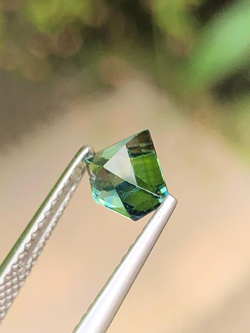 Teal Parti Sapphire 1.00 Carat Oval Cut – 6.80x5.50x3.70mm – Sri Lanka