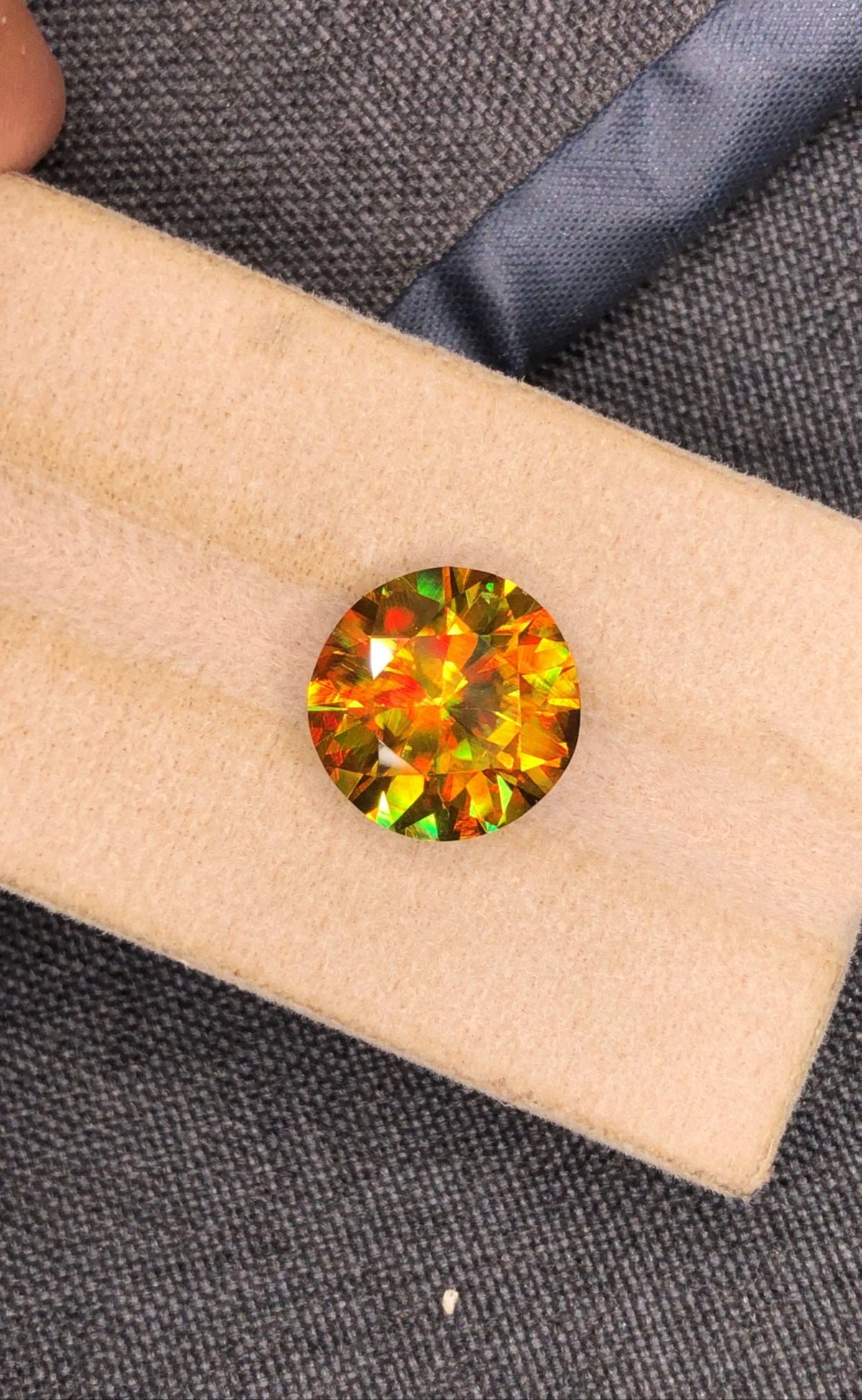 7.95 CT Round Cut Sphene Gemstone: Natural Titanite Stone