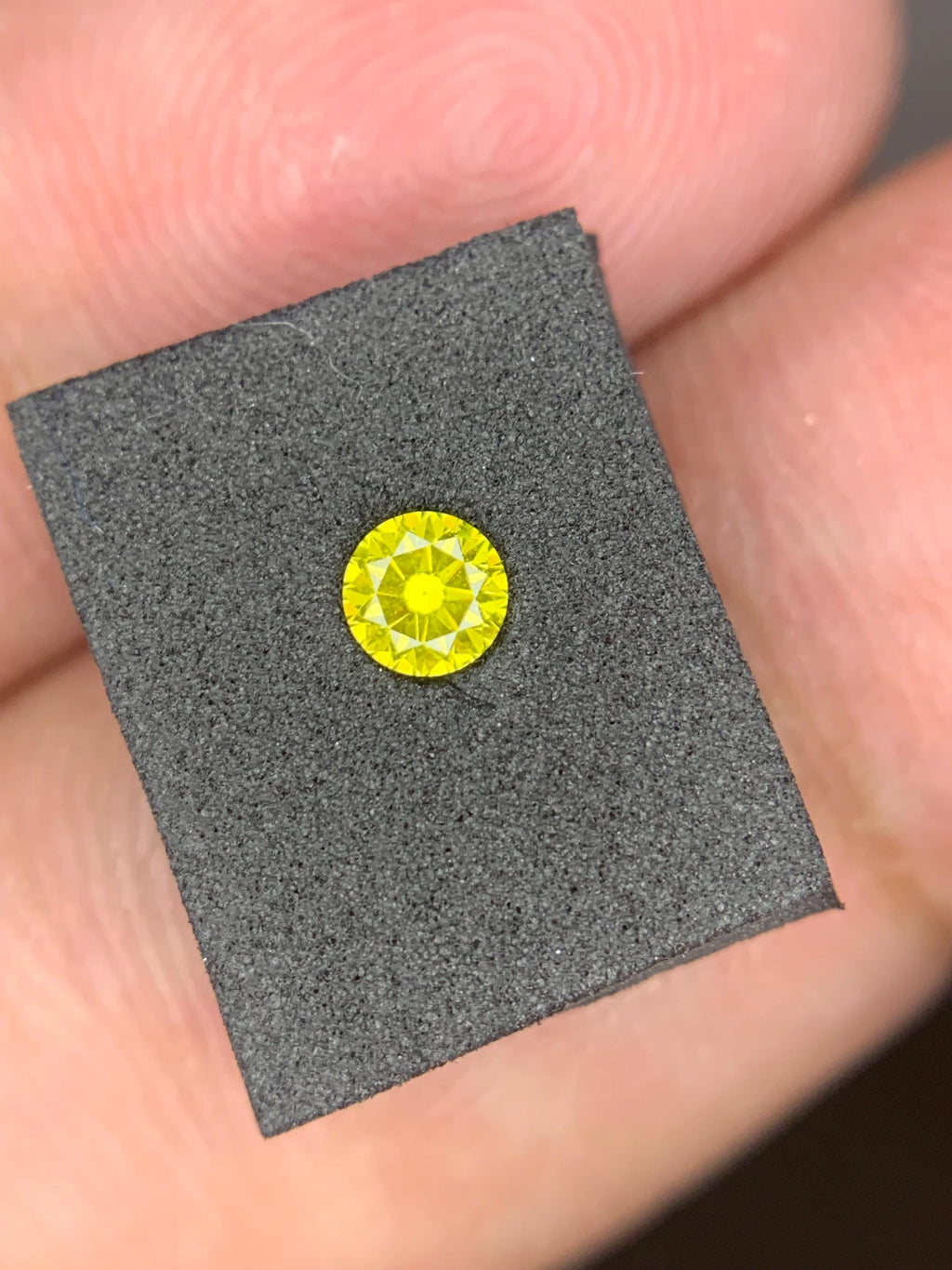 Yellow Diamond: 0.13 ct Round Cut Gemstone