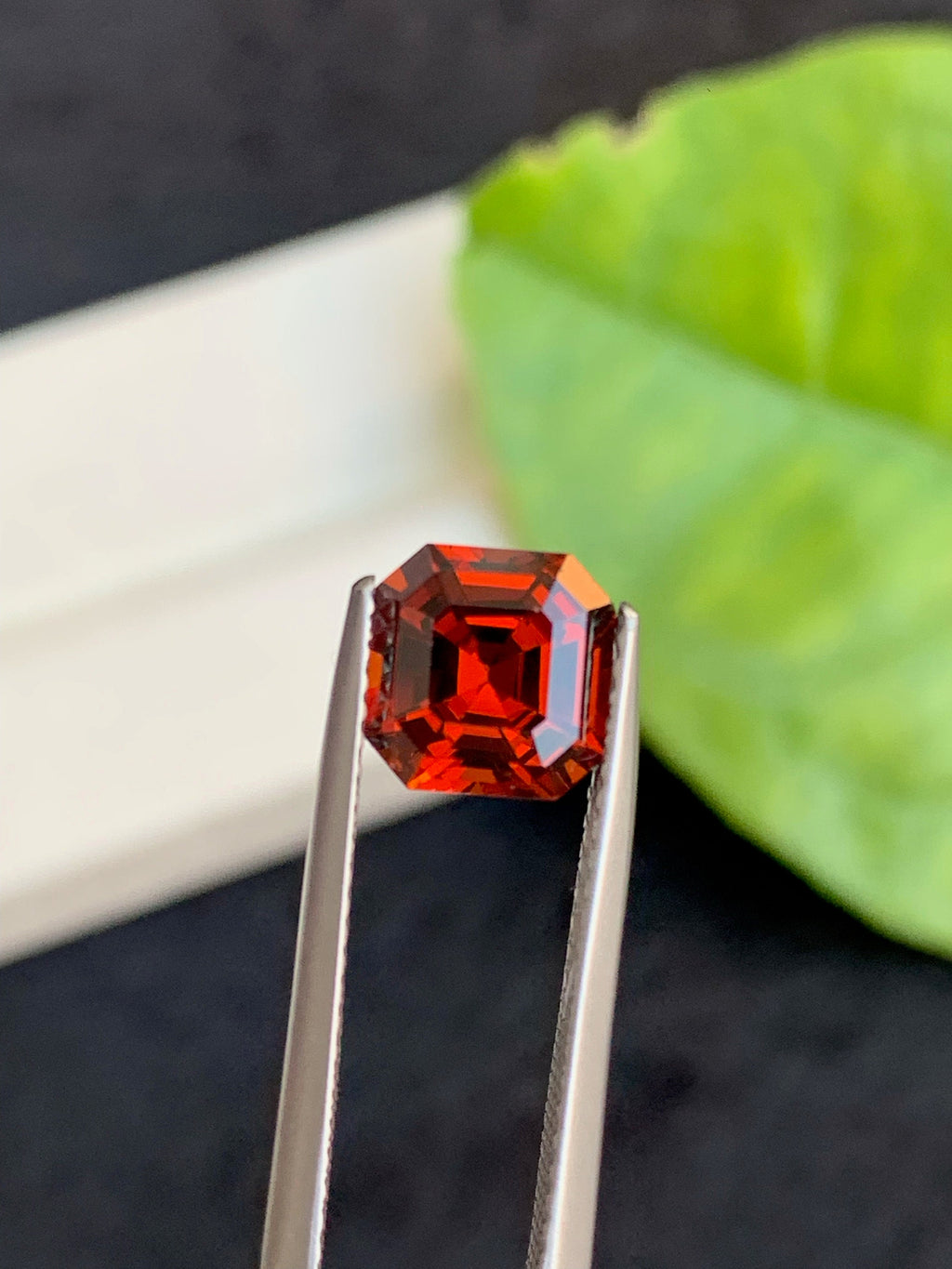 Mandarine Garnet Gemstone: 2.10 CT Asscher Cut Fanta Color