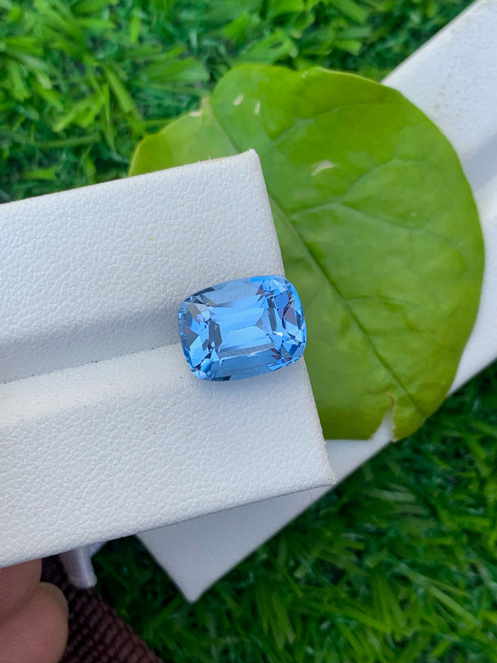 Santa Maria Blue Aquamarine: 5.40 CT VVS Cushion Cut Gemstone