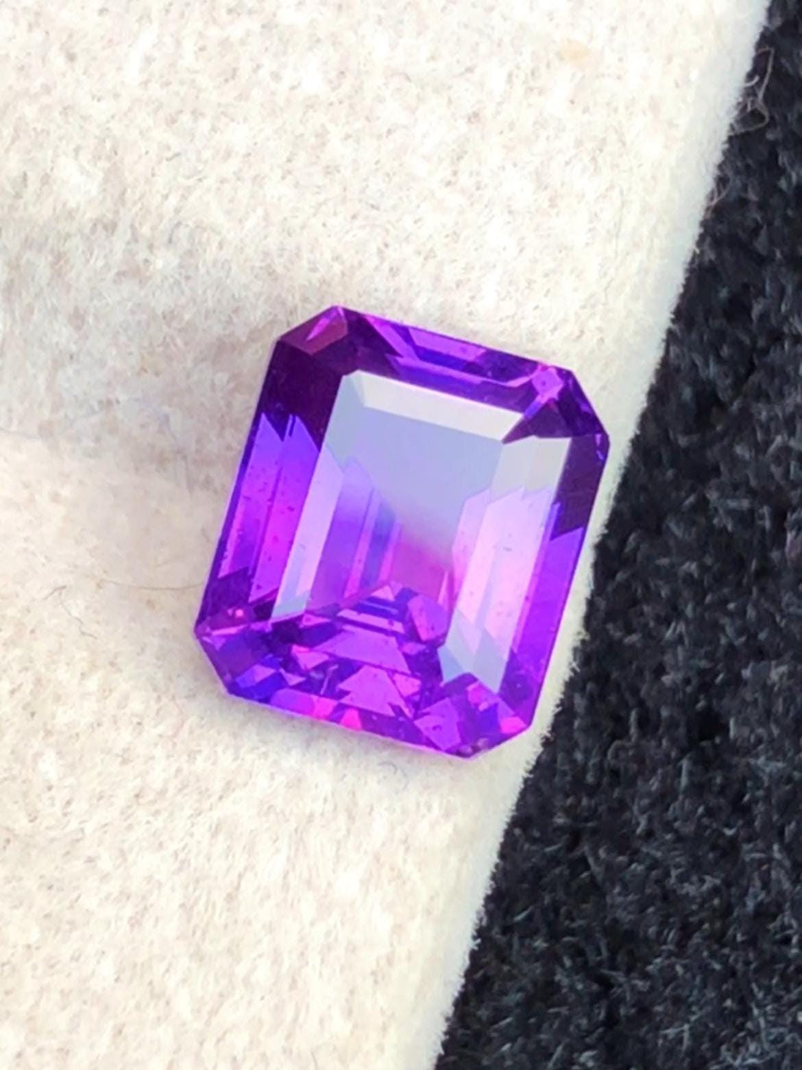 Lavender Sapphire 2.05ct Octagonal Emerald Cut Madagascar , No heat Certified