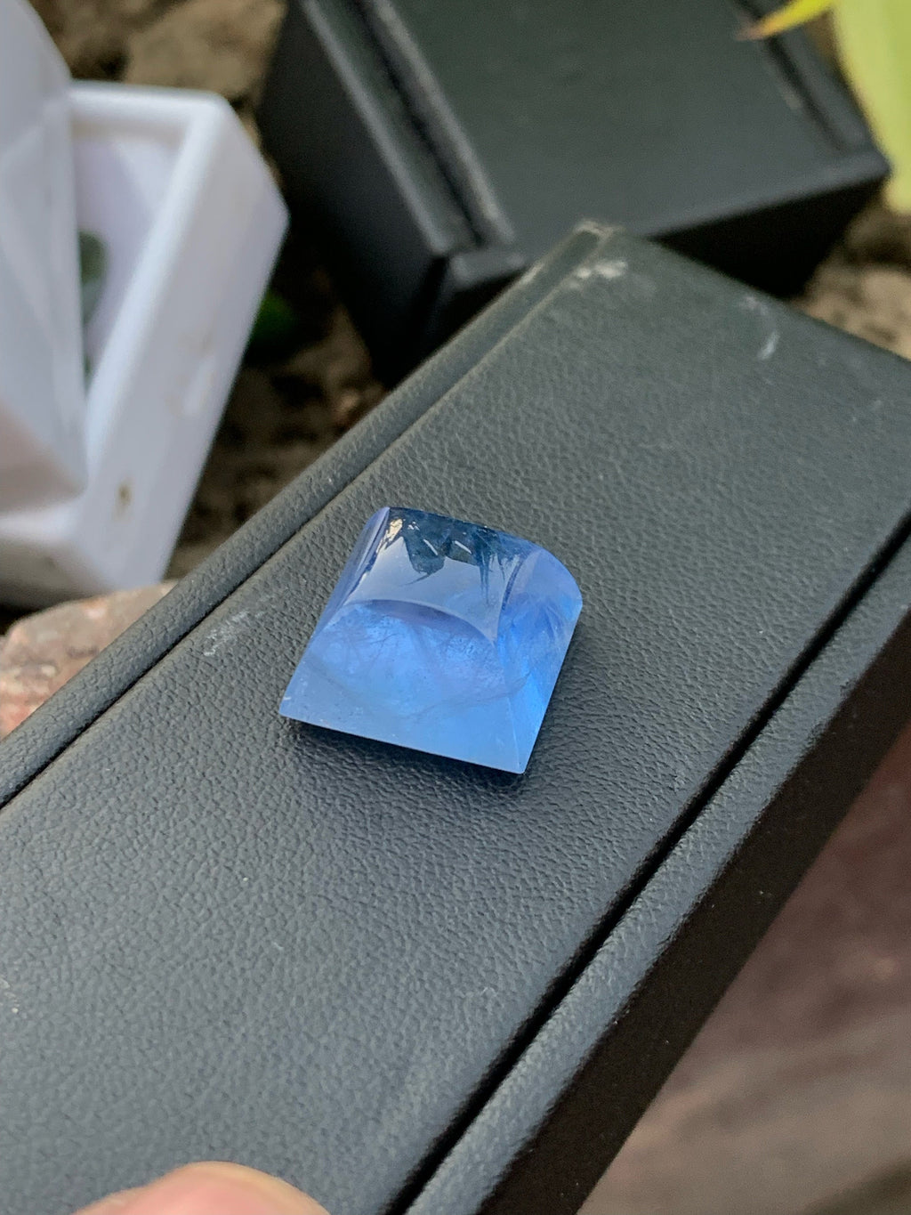 Santa Maria Aquamarine Cabochon: 28 Carat Sugarloaf Gemstone