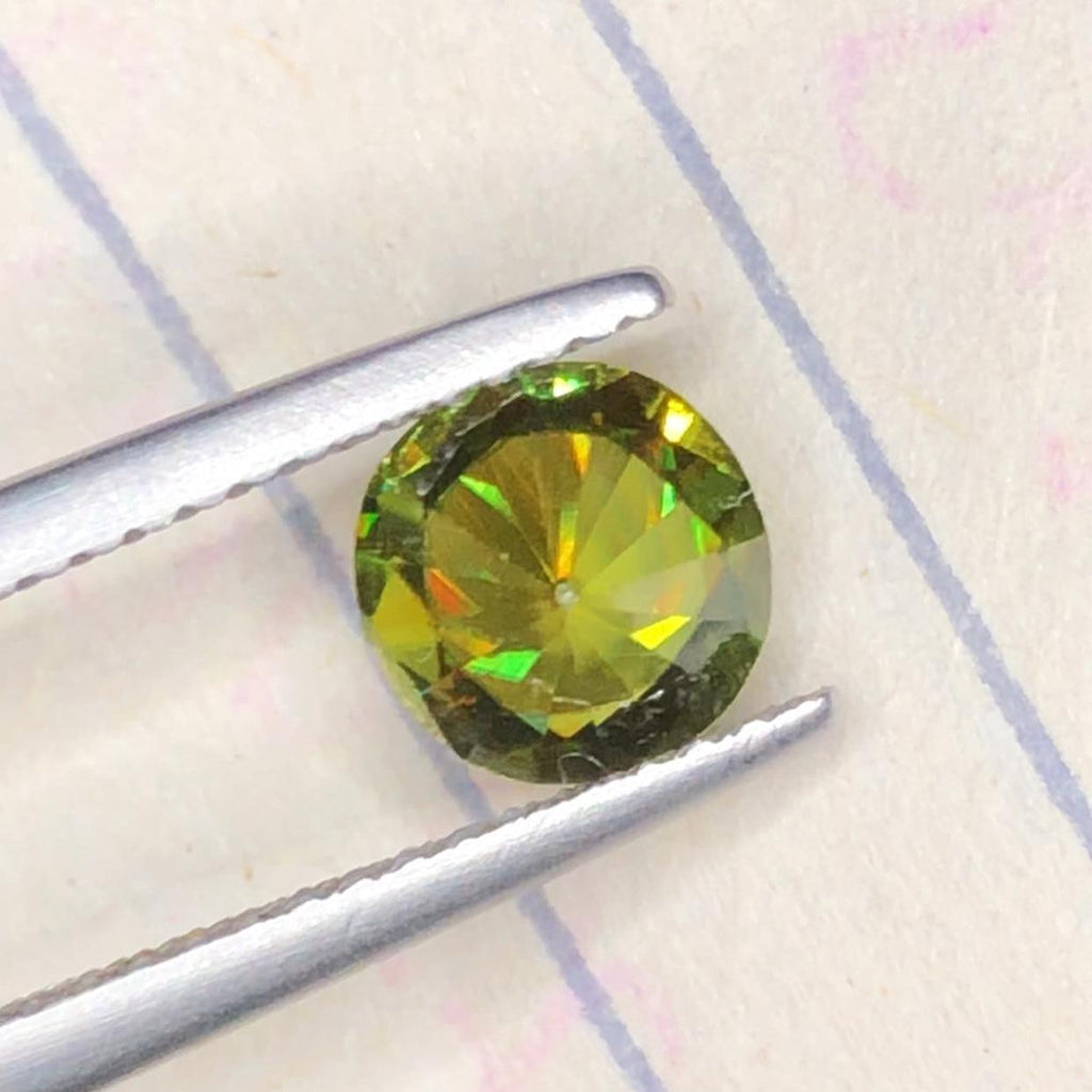Chrome Sphene 0.90ct Round Cut with Vibrant Fire – Pakistan