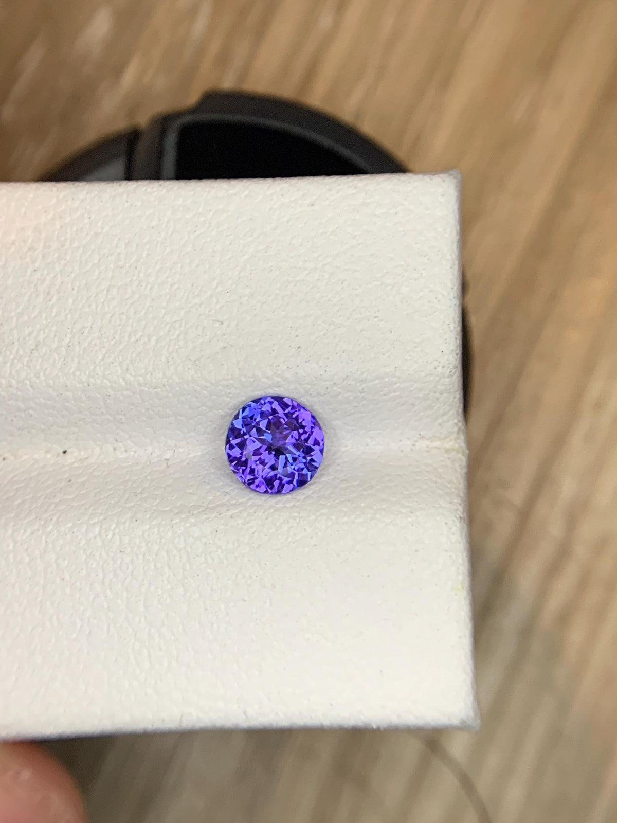 Certified 0.85 Carat Tanzanite: Violet-Blue Round Cut Loose Gemstone