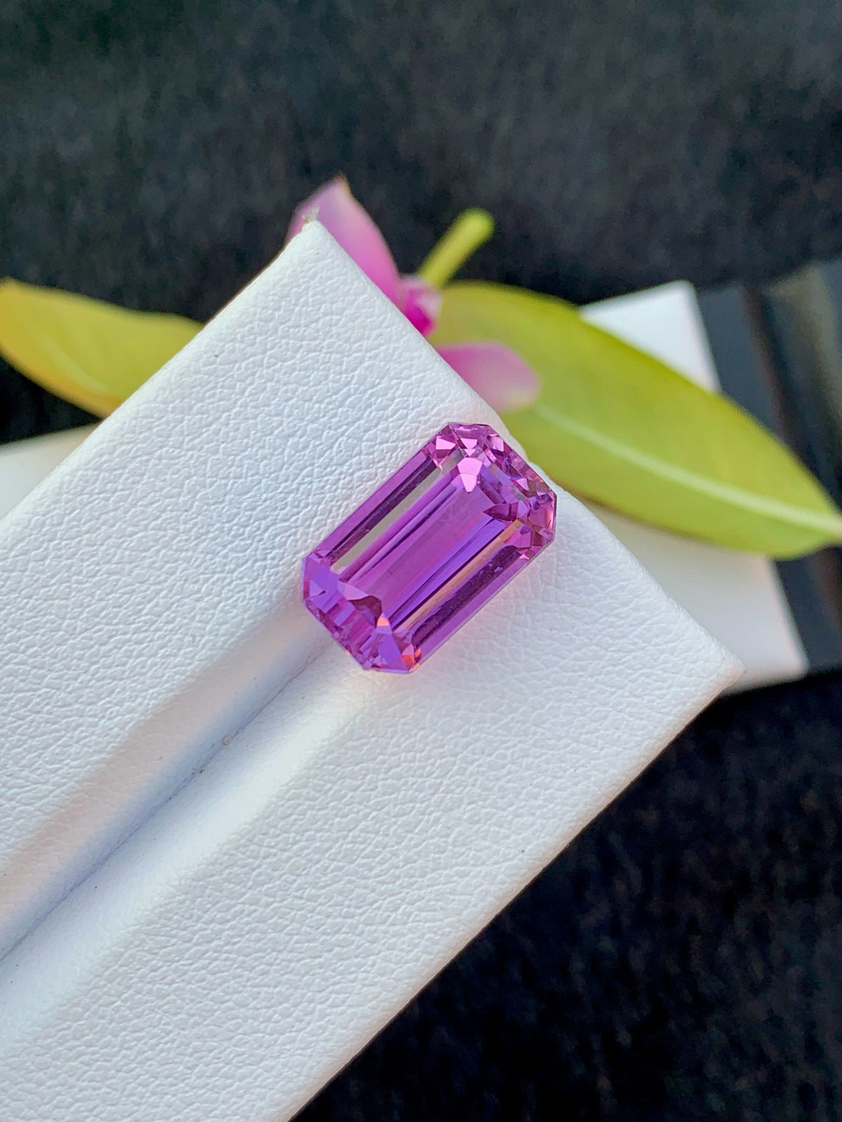 Pink Purple Kunzite Gemstone: Emerald Cut, VVS Clarity, 8.20 CT