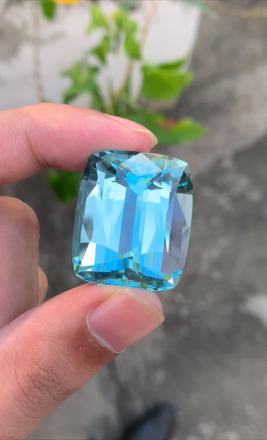Natural Santa Maria Aquamarine Gemstone: 88.80 CT Deep Blue Cushion Cut