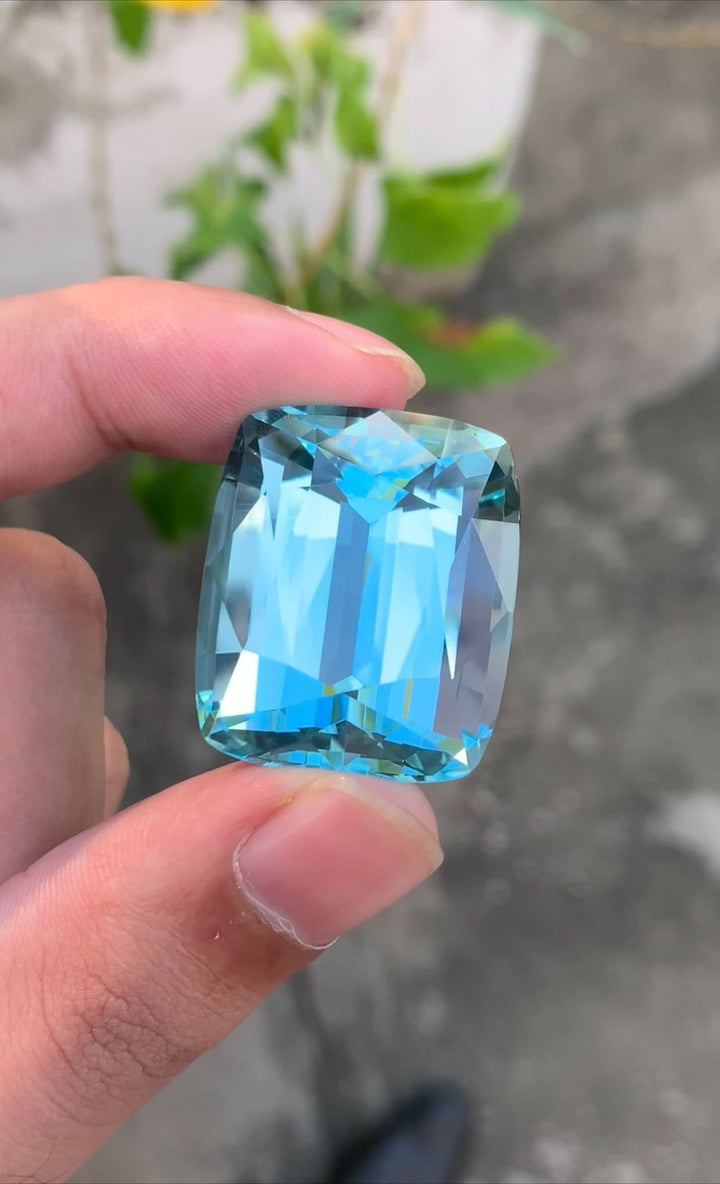 Natural Santa Maria Aquamarine Gemstone: 88.80 CT Deep Blue Cushion Cut