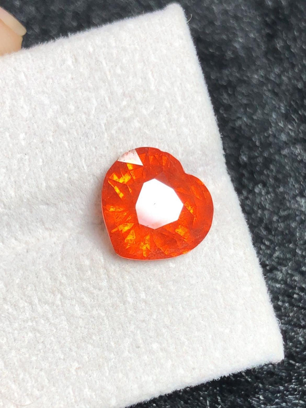 Fanta Garnet 4.90 ct Heart Cut – Vibrant Orange Collector’s Gem