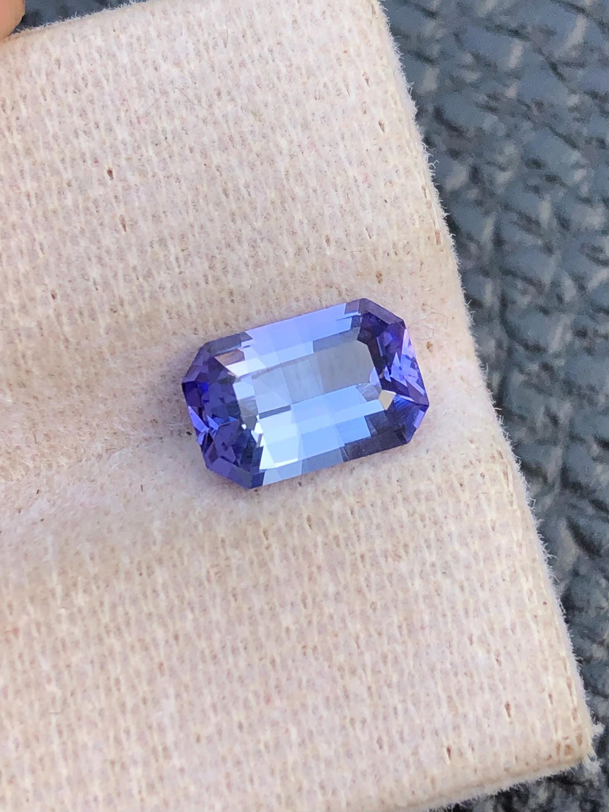 Emerald Cut Blue Sapphire Gemstone: 1.70 CT Loose Ring Stone