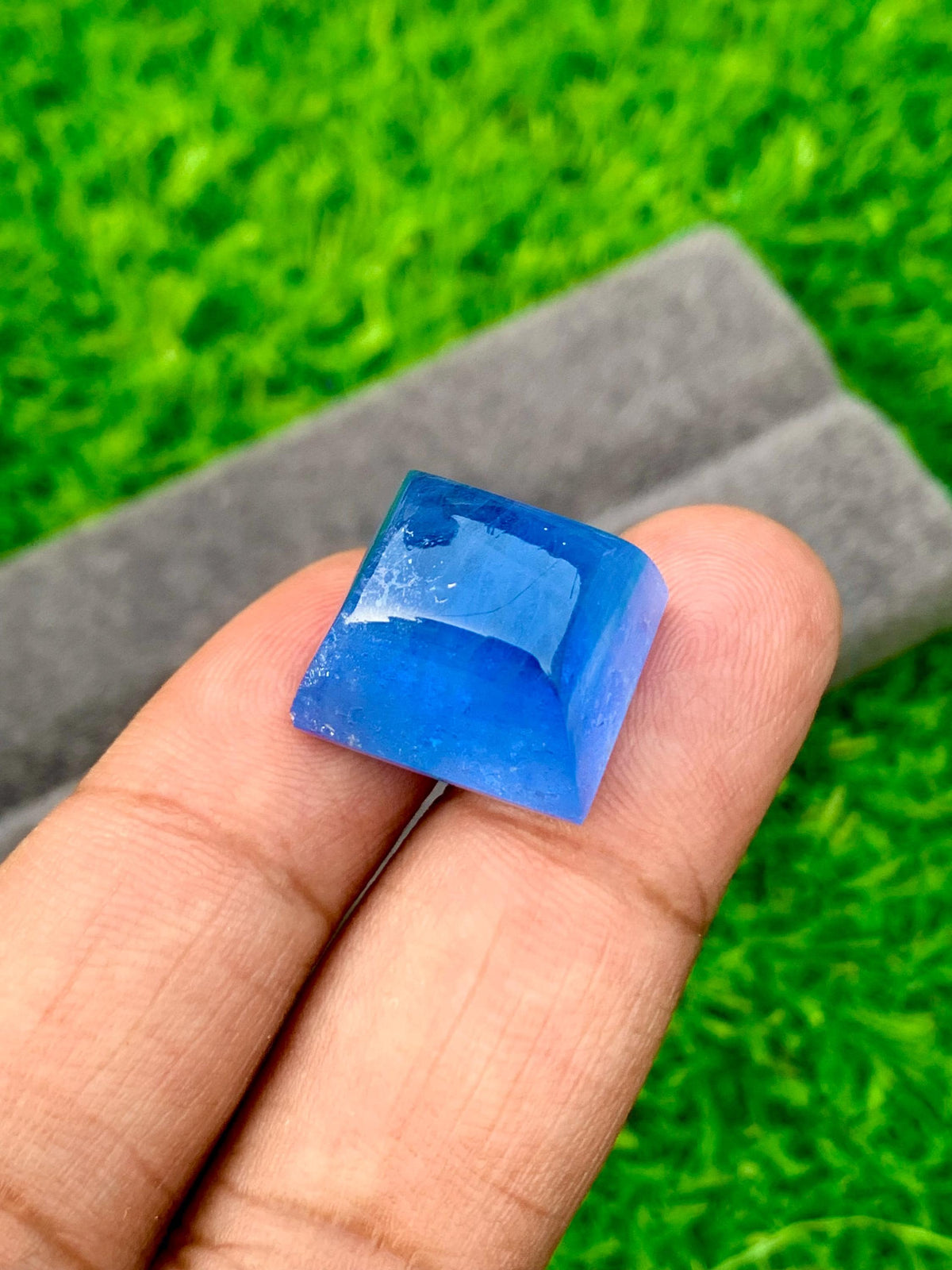 Santa Maria Aquamarine Cabochon: Sugarloaf Gemstone, 28.95 Carat