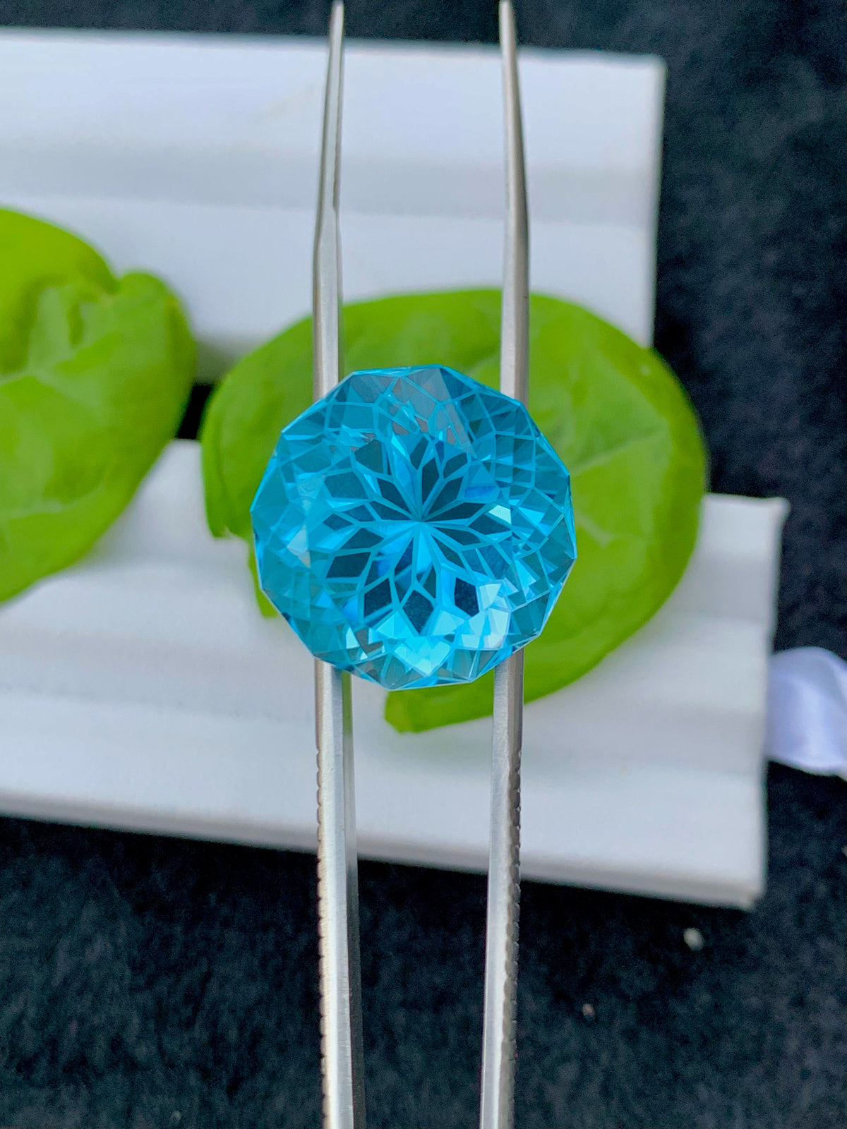 Swiss Blue Topaz Gemstone: 22.05 CT Round Faceted Cut Stone