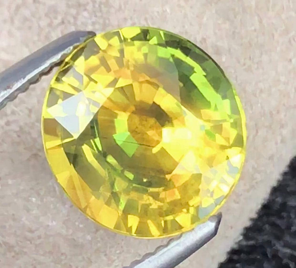 Certified Bi-Color NO HEAT Sapphire 3.17 Cts Greenish/Yellow Natural Sapphire