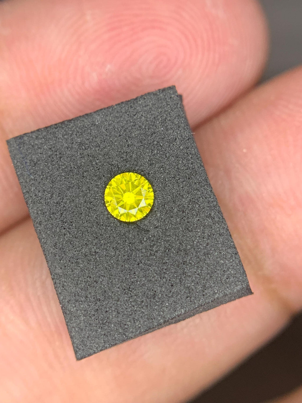 Yellow Diamond: 0.13 ct Round Cut Gemstone