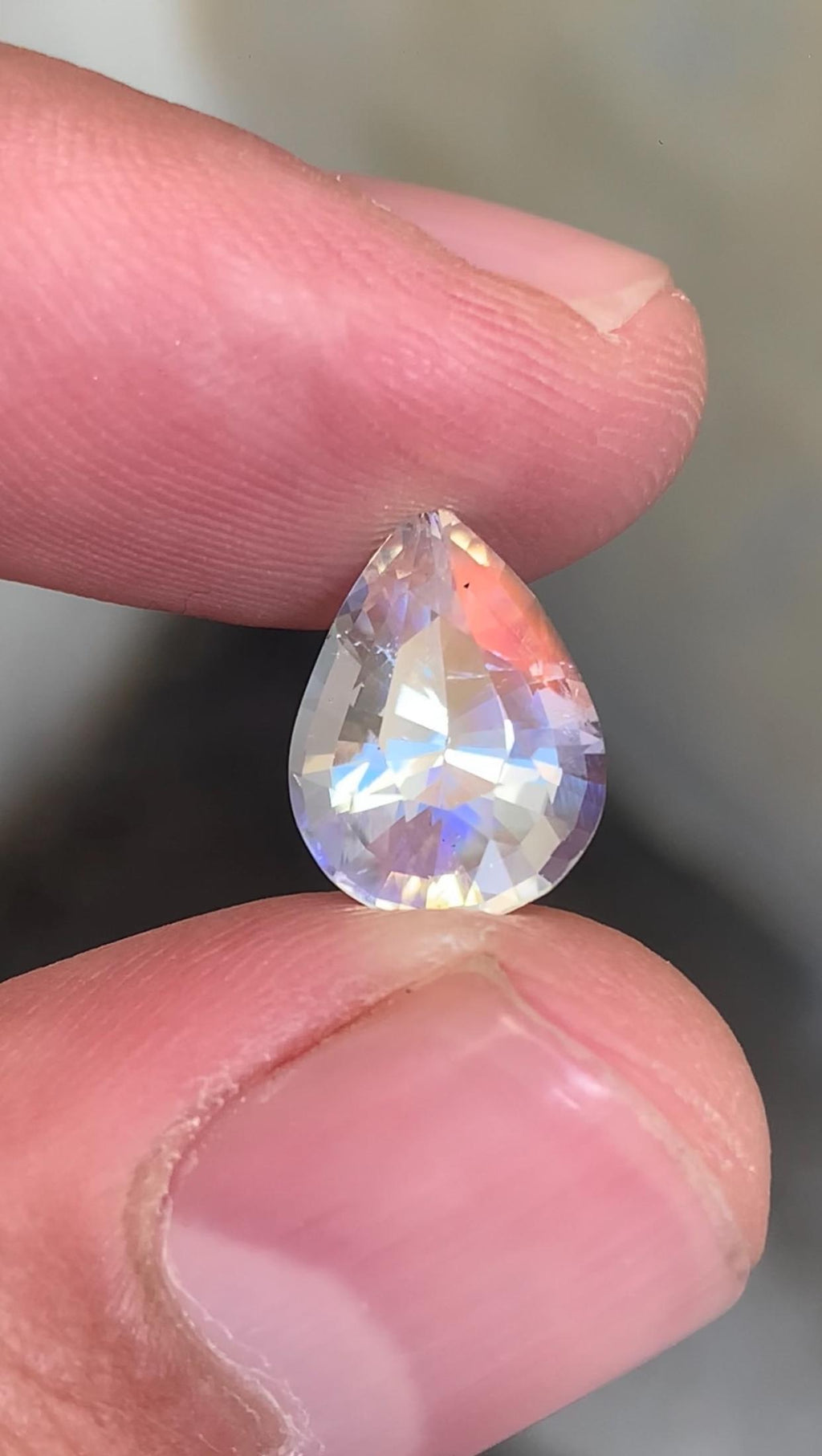 Rainbow Moonstone Gemstone: Pear Shape, VVS Clarity, Madagascar Origin