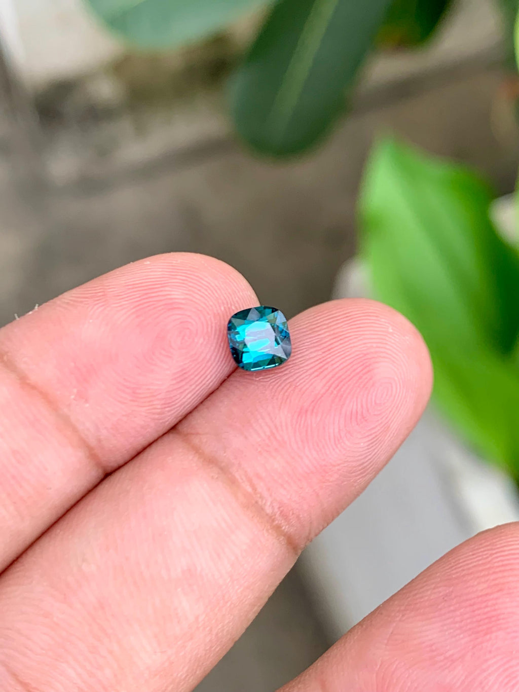 Neon Blue Tourmaline Gemstone: 1.00 Carat Round Cut, Afghanistan Origin