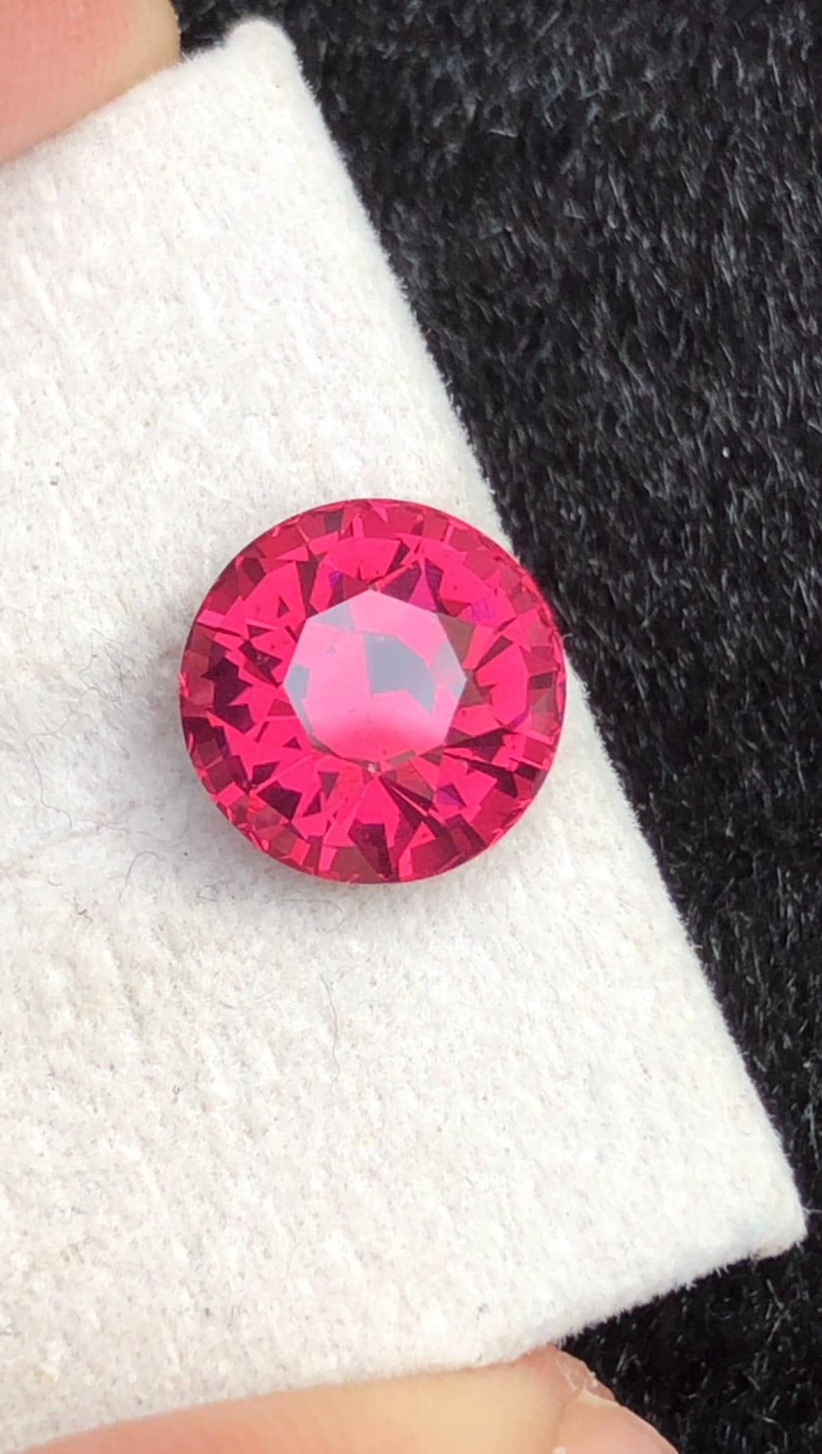 Purple Rhodolite Garnet 4.80ct Round Diamond Cut – Raspberry-Tone Tanga Mine Tanzanian Gemstone