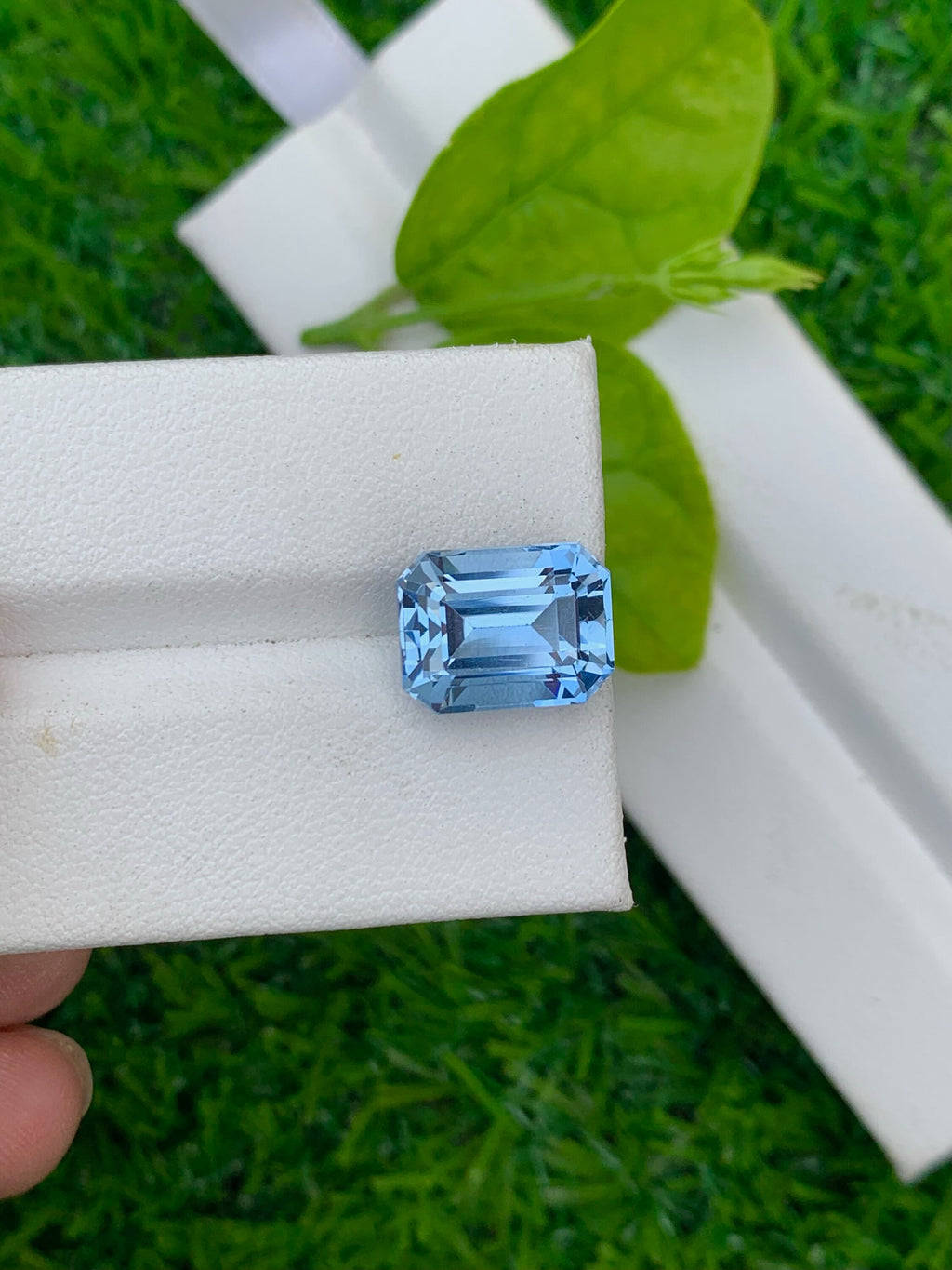 Santa Maria Blue Aquamarine Gemstone: Emerald Cut, 6.00 CT Loose Stone