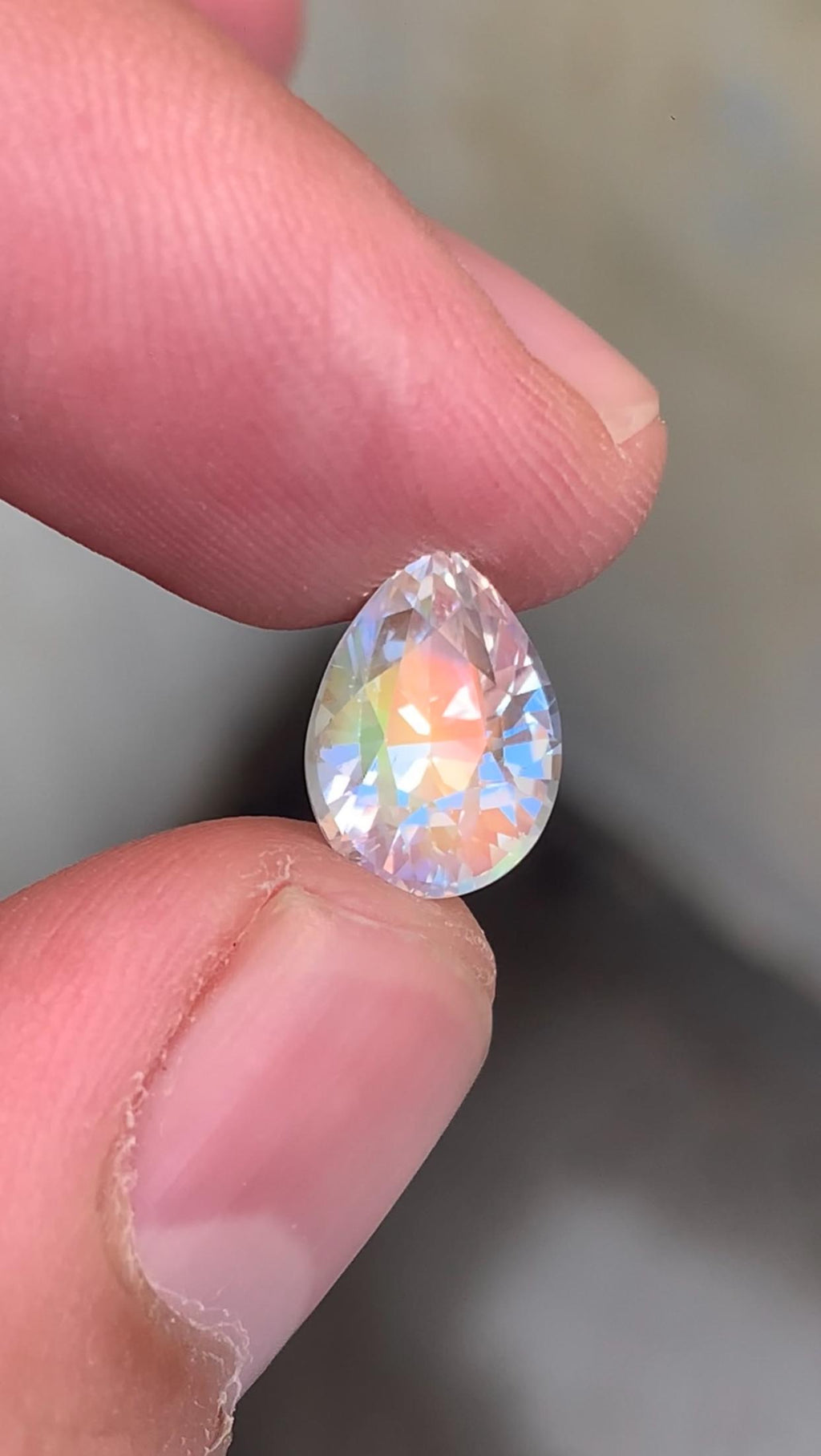 Rainbow Moonstone Gemstone: Pear Shape, VVS Clarity, Madagascar Origin