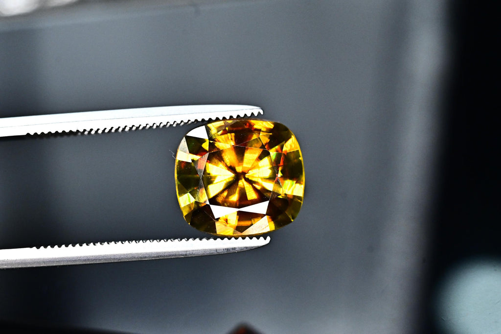 Green Sphene Gemstone: 3.15 CT Loose Jewelry Stone