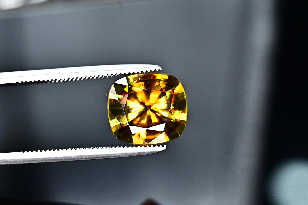 Green Sphene Gemstone: 3.15 CT Loose Jewelry Stone