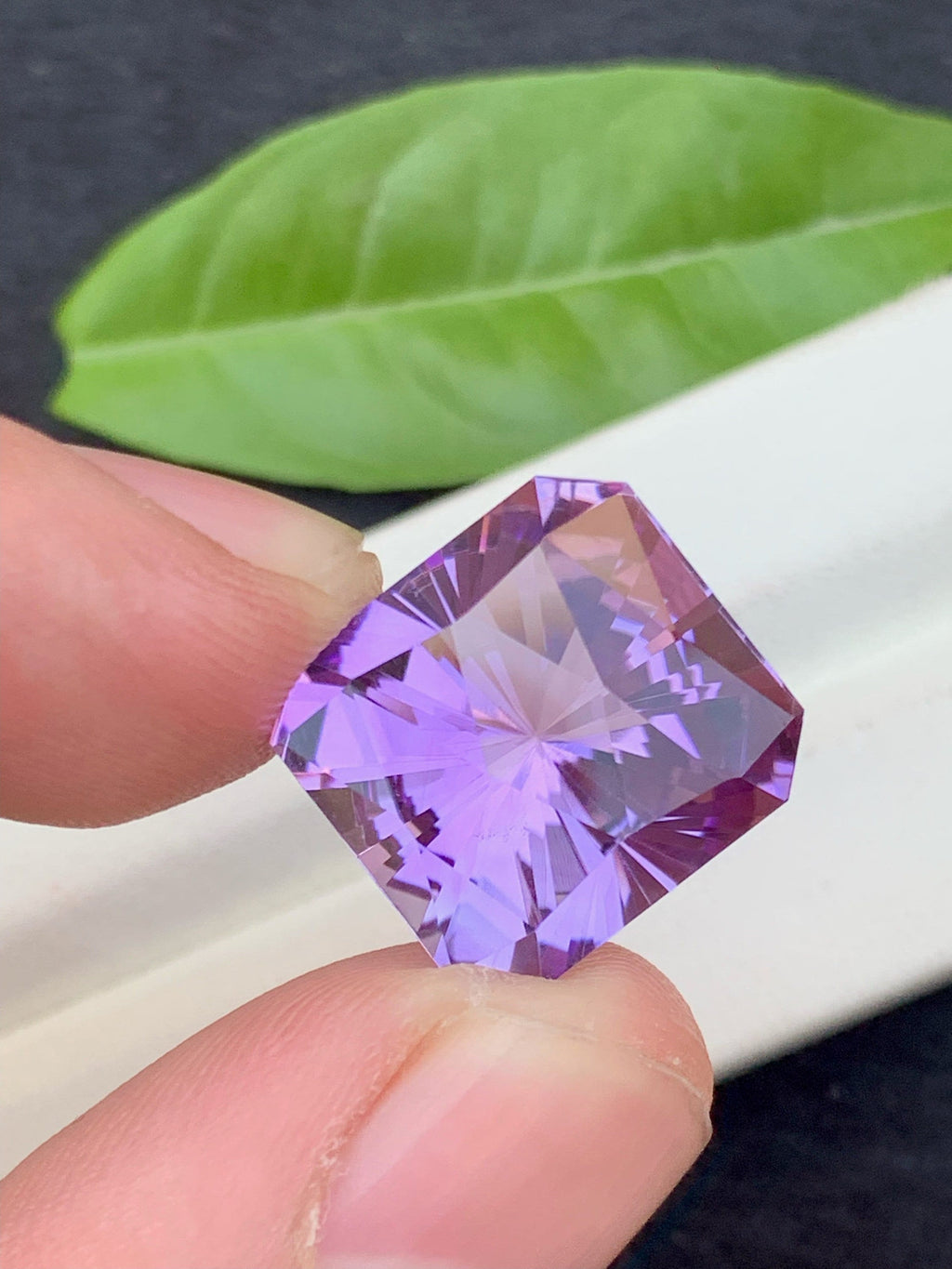 Light Purple Amethyst Gemstone: 23 CT Flawless Ascher Cut