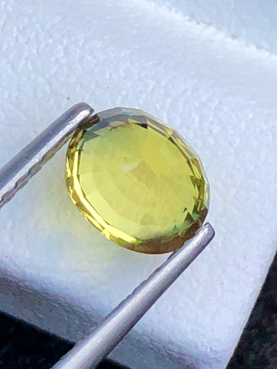 Bi-Color Sapphire Gemstone: 1.50 ct Natural Corundum, Faceted Jewelry Stone