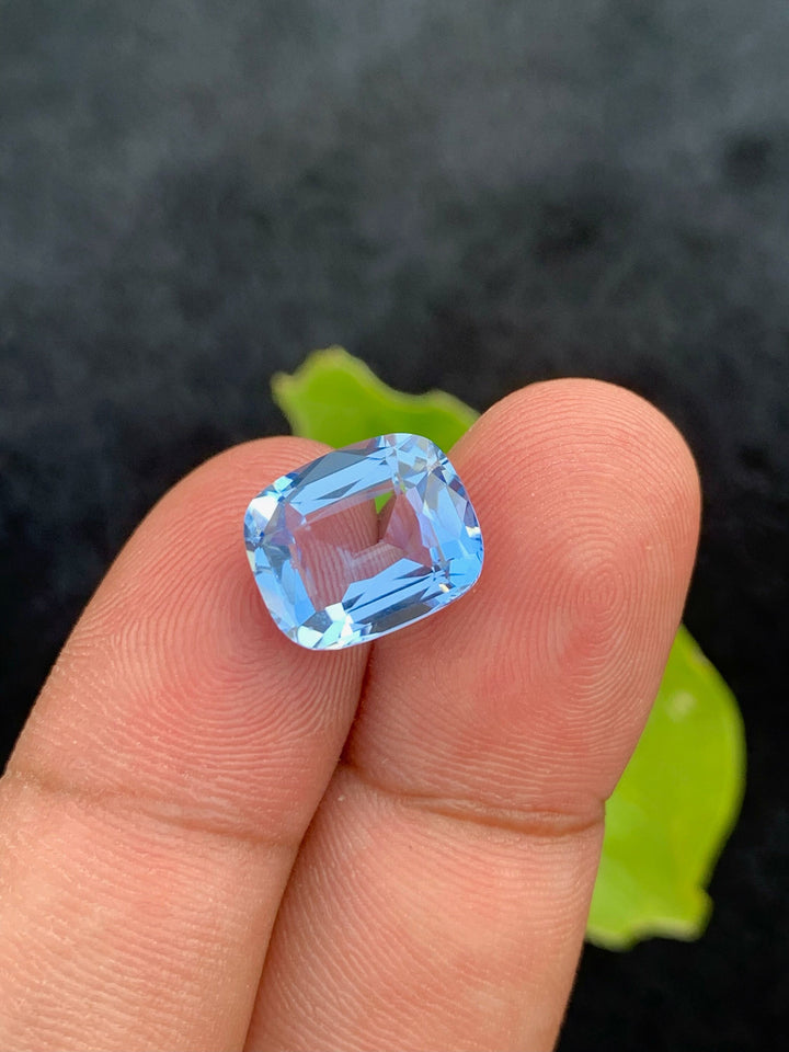 Santa Maria Aquamarine Gemstone: 4.55 CT Deep Blue Cushion Cut