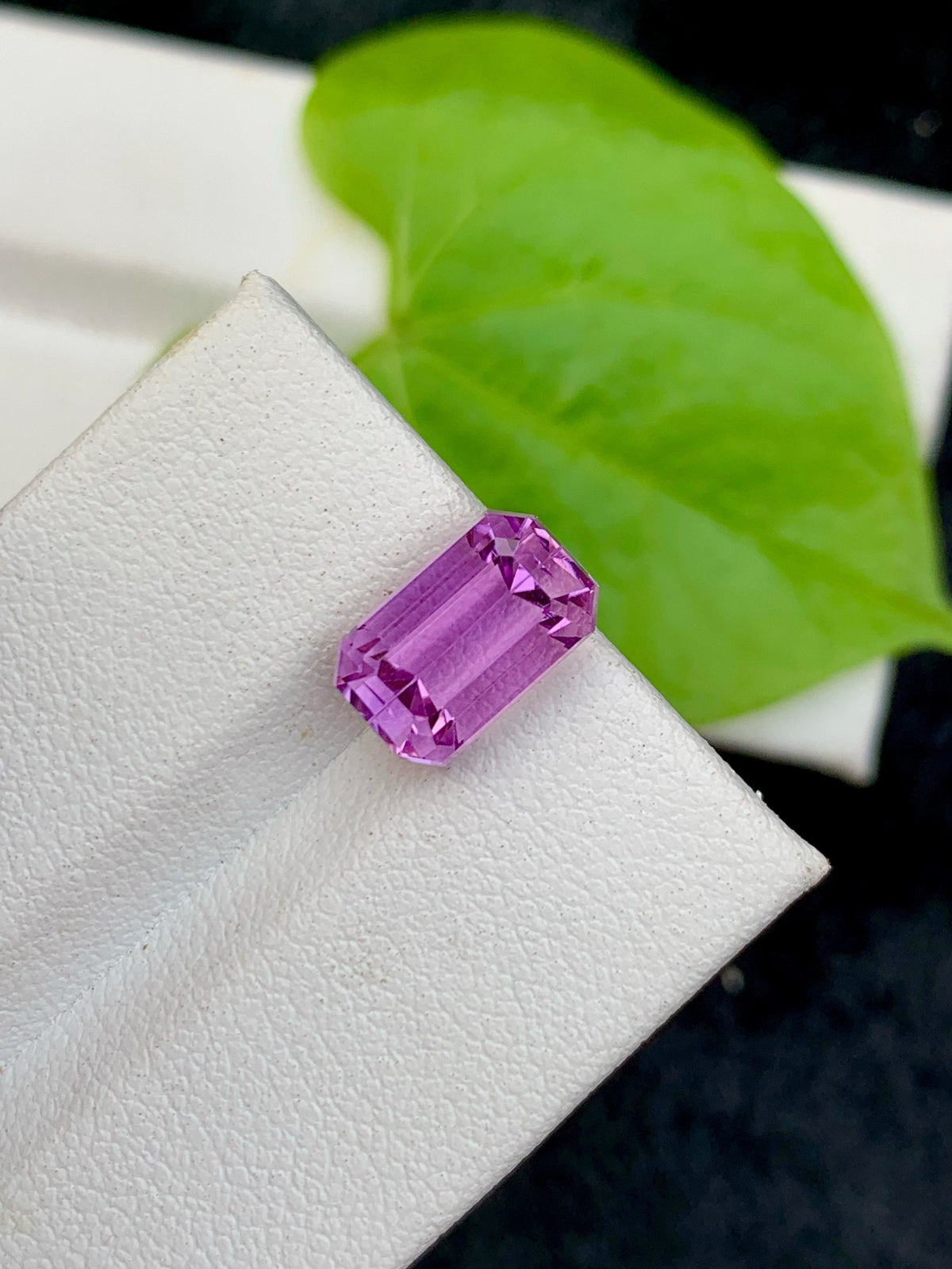 Emerald Cut Kunzite Gemstone: 6.55 CT Magenta Loose Stone