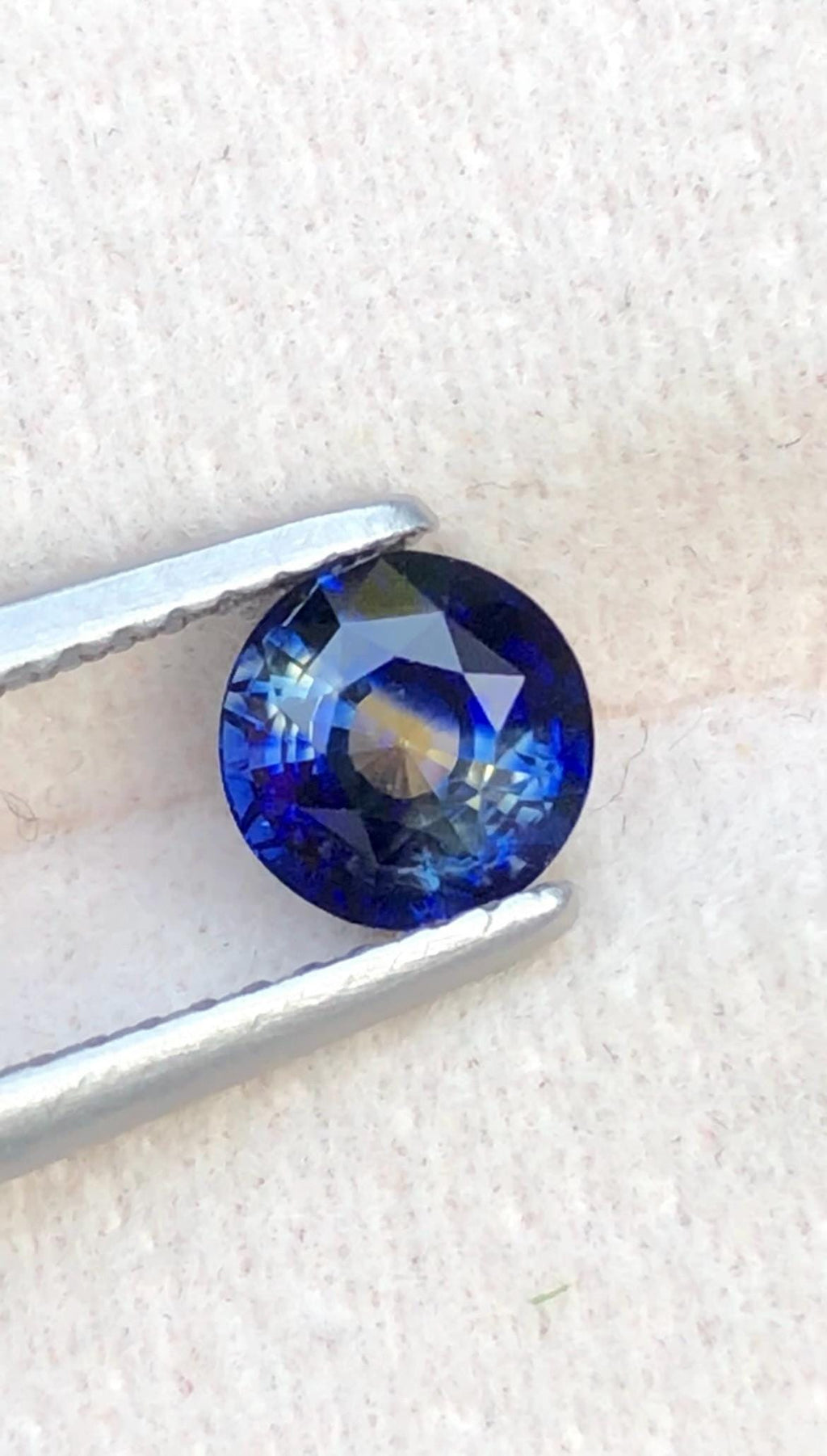 Blue Sapphire 1.24 ct Round Cut • Sri Lanka With Certificate