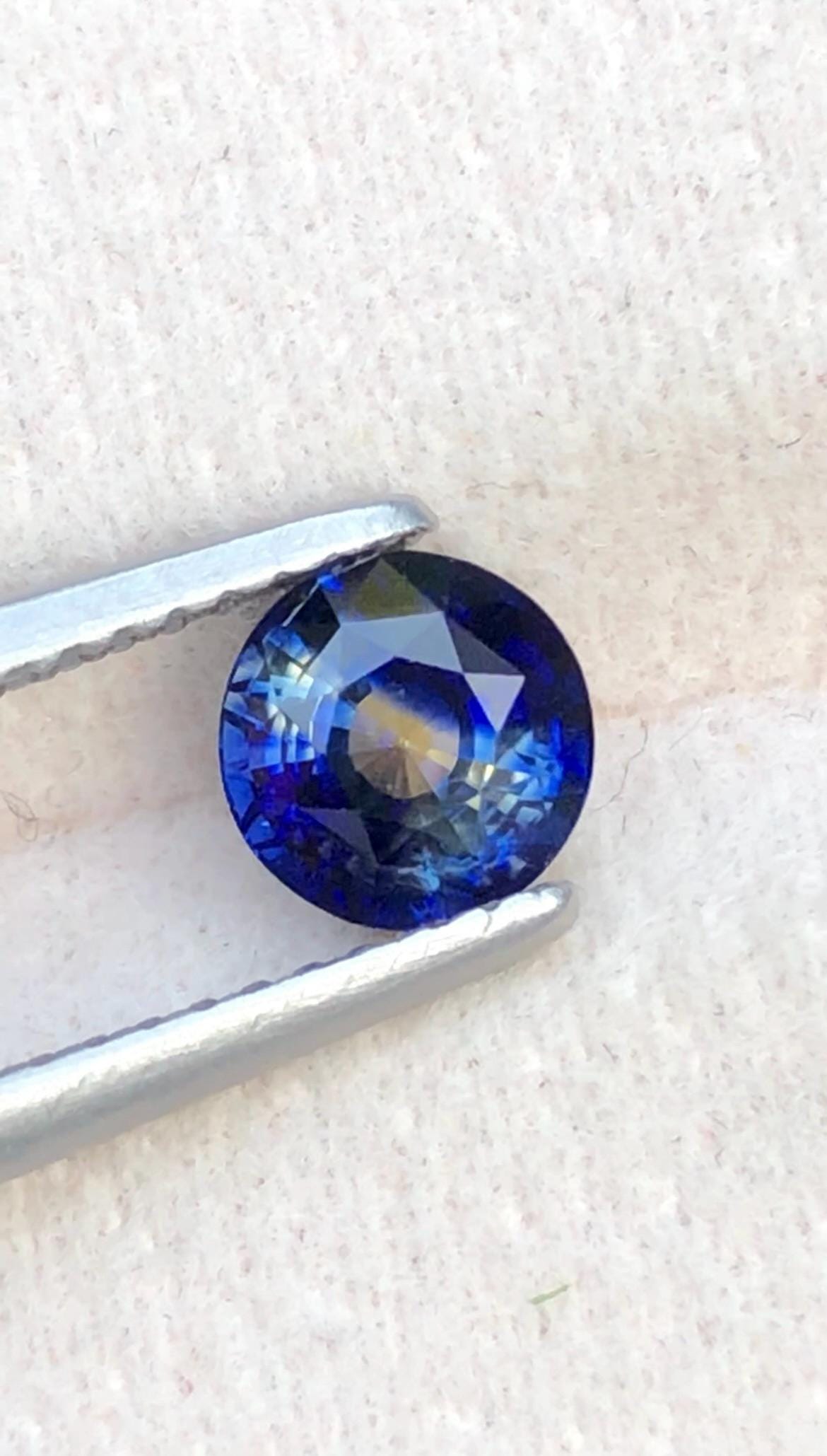 Blue Sapphire 1.24 ct Round Cut • Sri Lanka With Certificate