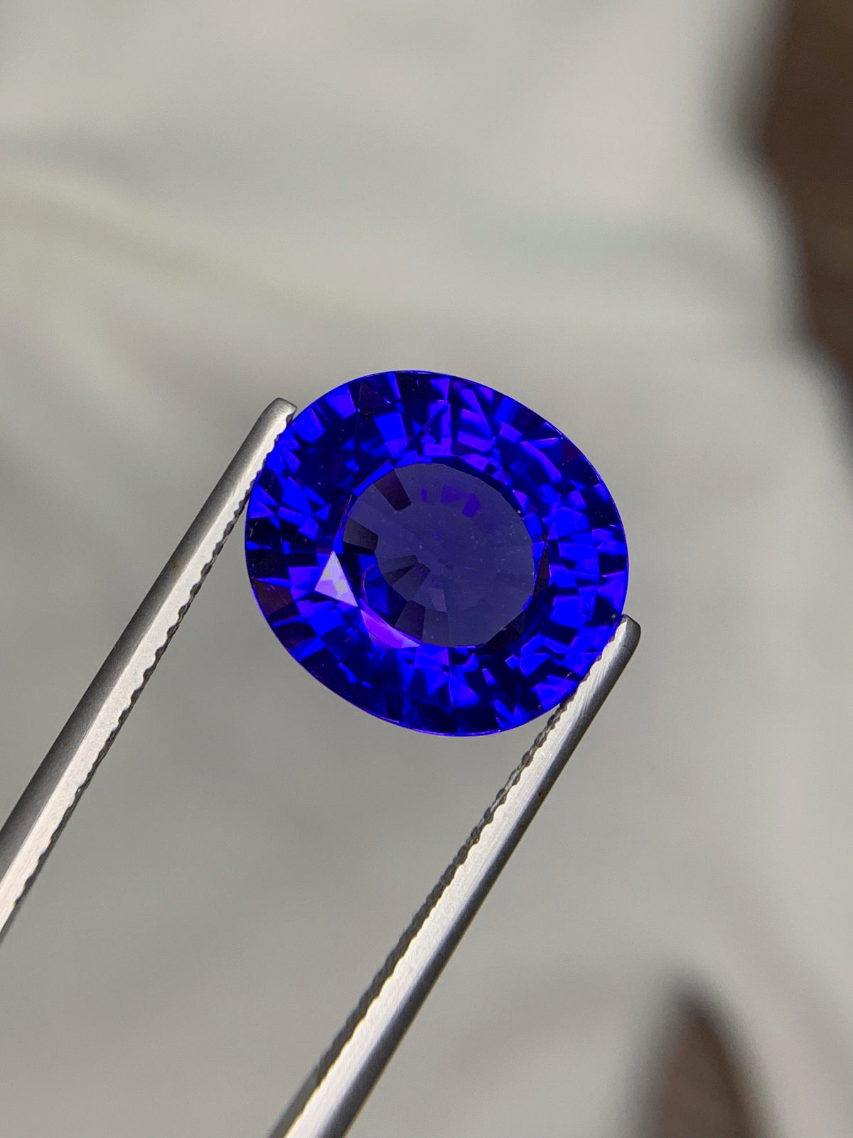 Oval Tanzanite Gemstone: 10.05 Carat Certified Loose Stone