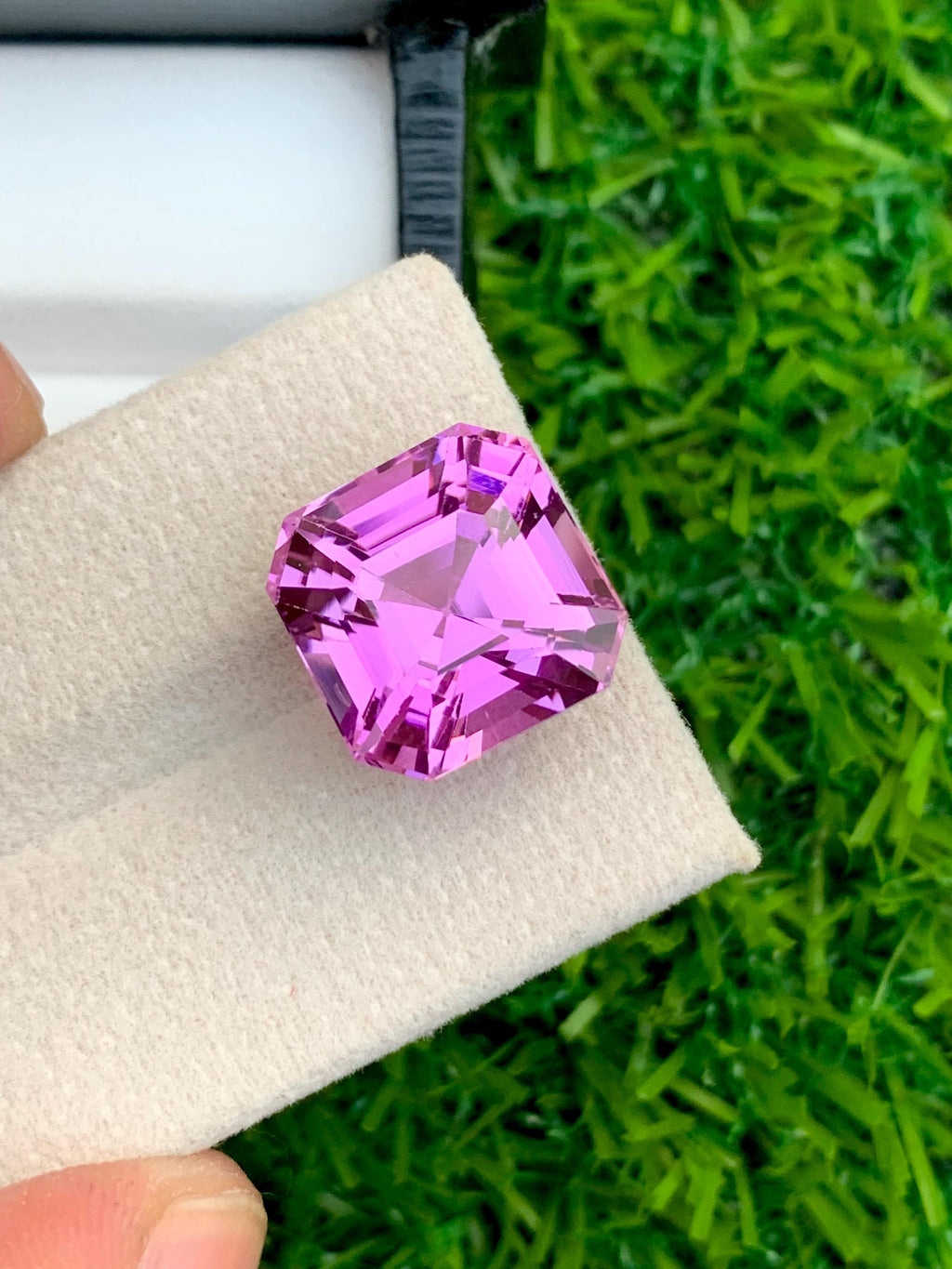 Deep Pink Kunzite Gemstone: 15.40 CT Faceted Ascher Cut Loose Stone