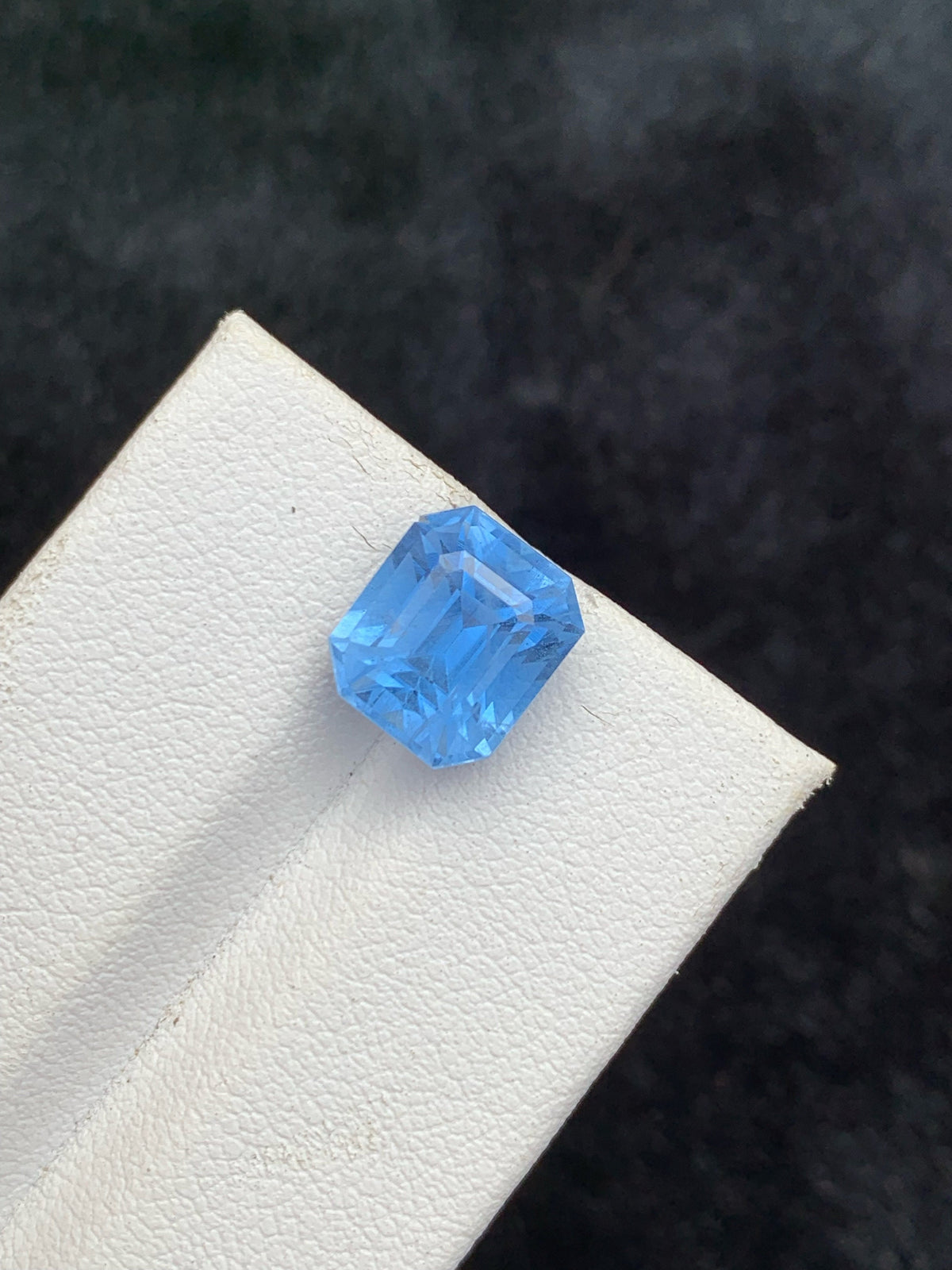 Santa Maria Aquamarine Gemstone: Deep Blue Emerald Cut, 4.00 CT