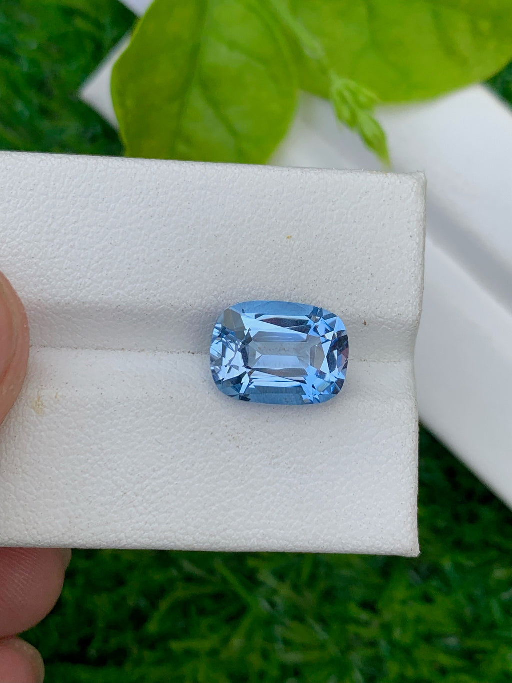 Santa Maria Aquamarine Gemstone: 4.00 CT Deep Blue Cushion Cut