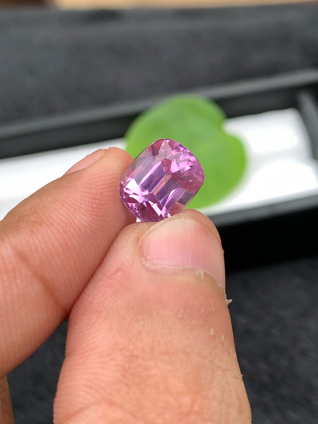 Lilac Pink Kunzite Gemstone: 6.20 CT Cushion Cut Stone