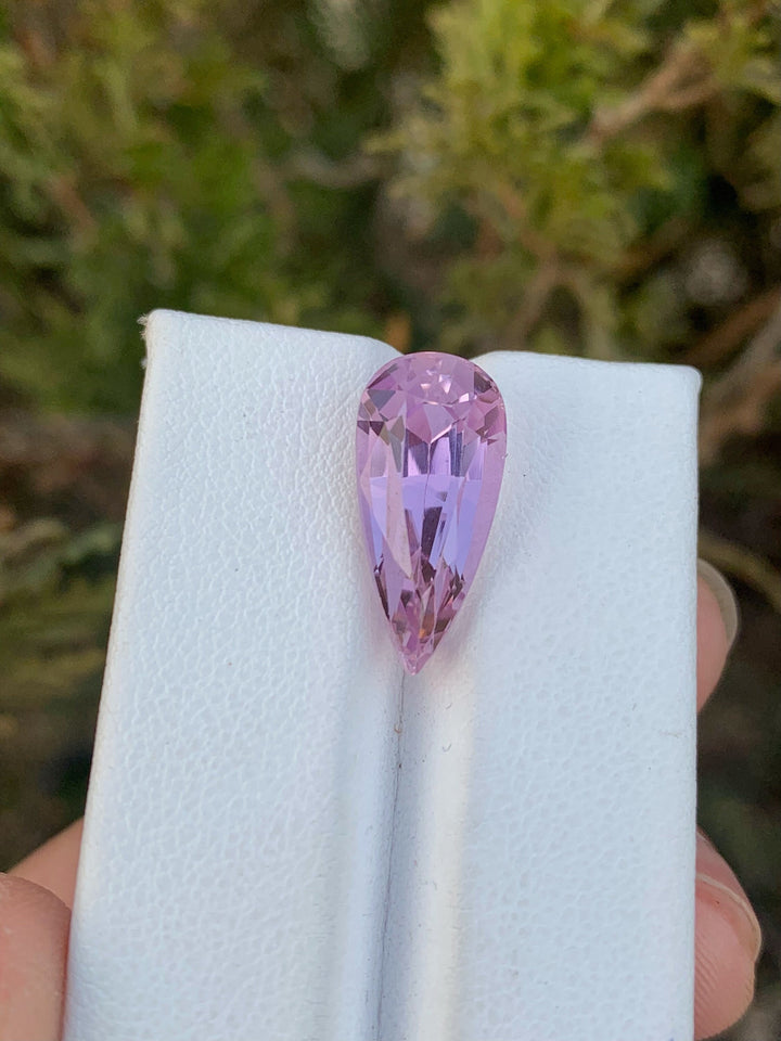 Pear Cut Pink Kunzite Gemstone: 8.55 CT Flawless Faceted Stone