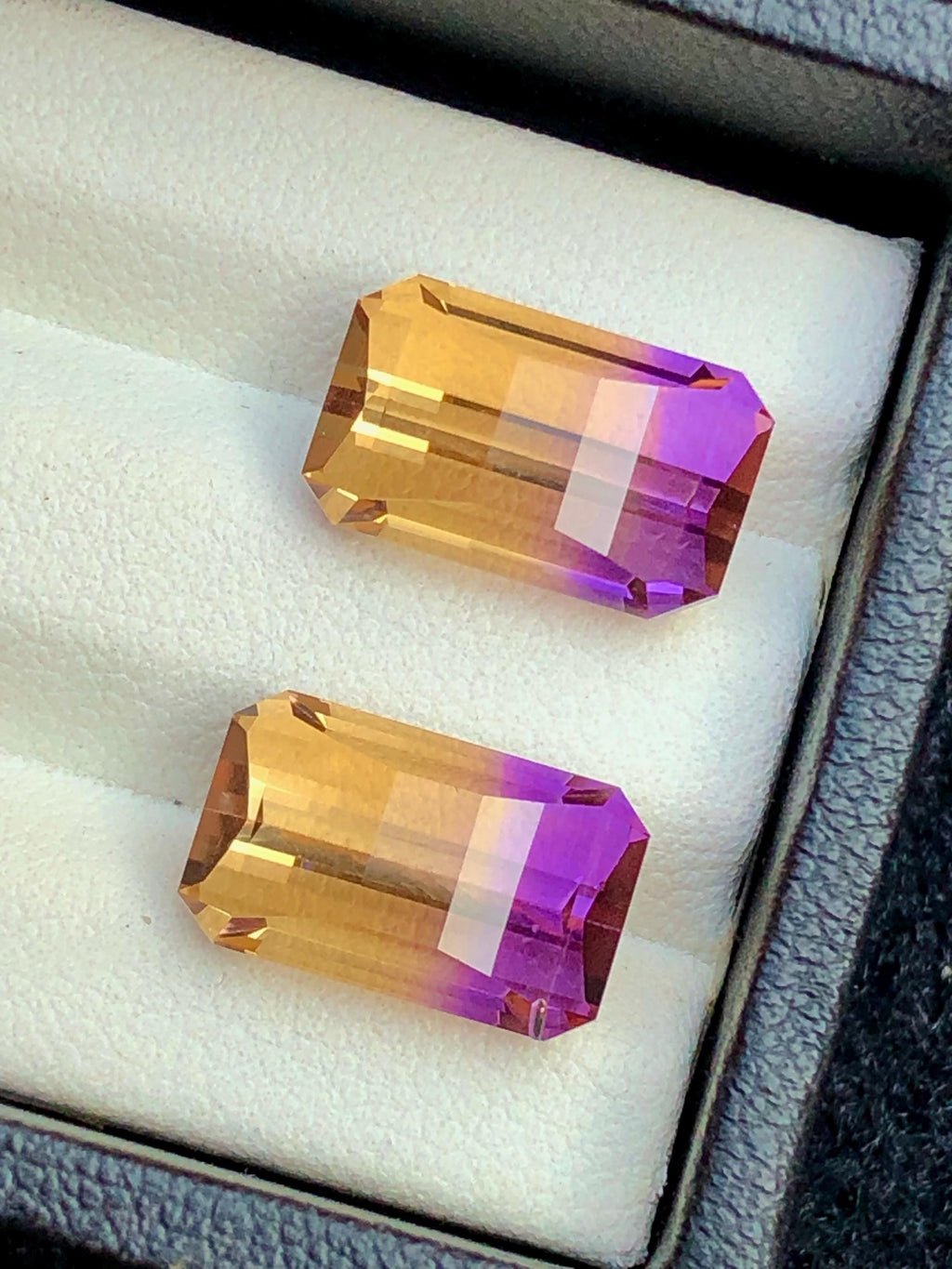 Ametrine 11.85 carat - pixel Cut Bi Color Pair - Brazil