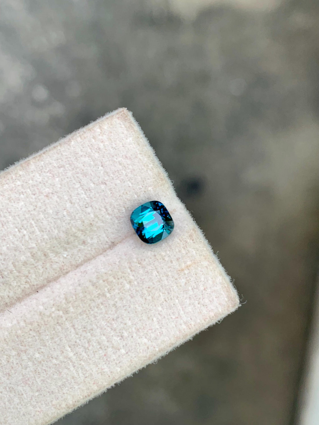 Neon Blue Tourmaline Gemstone: 1.00 Carat Round Cut, Afghanistan Origin