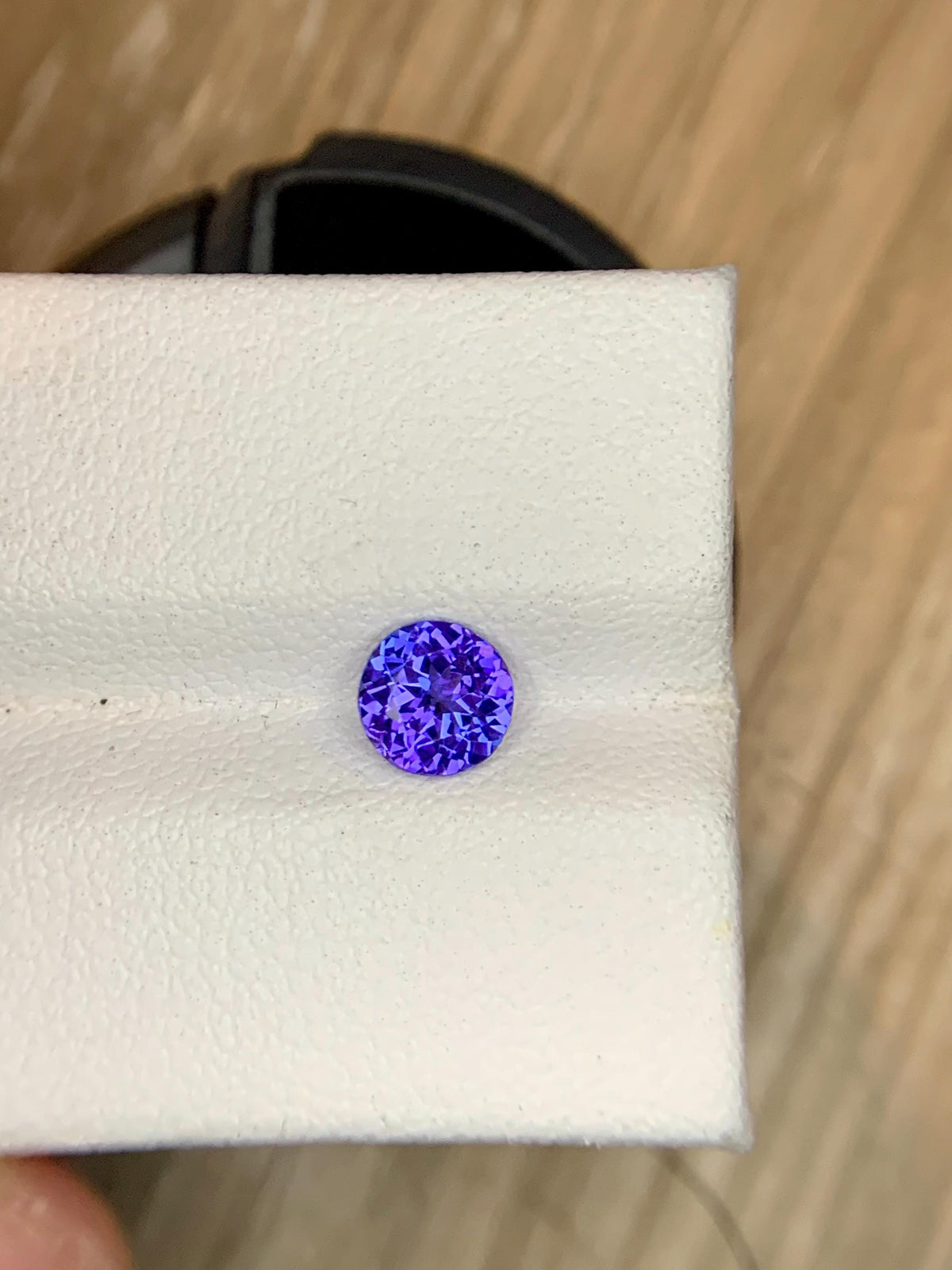 Certified 0.85 Carat Tanzanite: Violet-Blue Round Cut Loose Gemstone