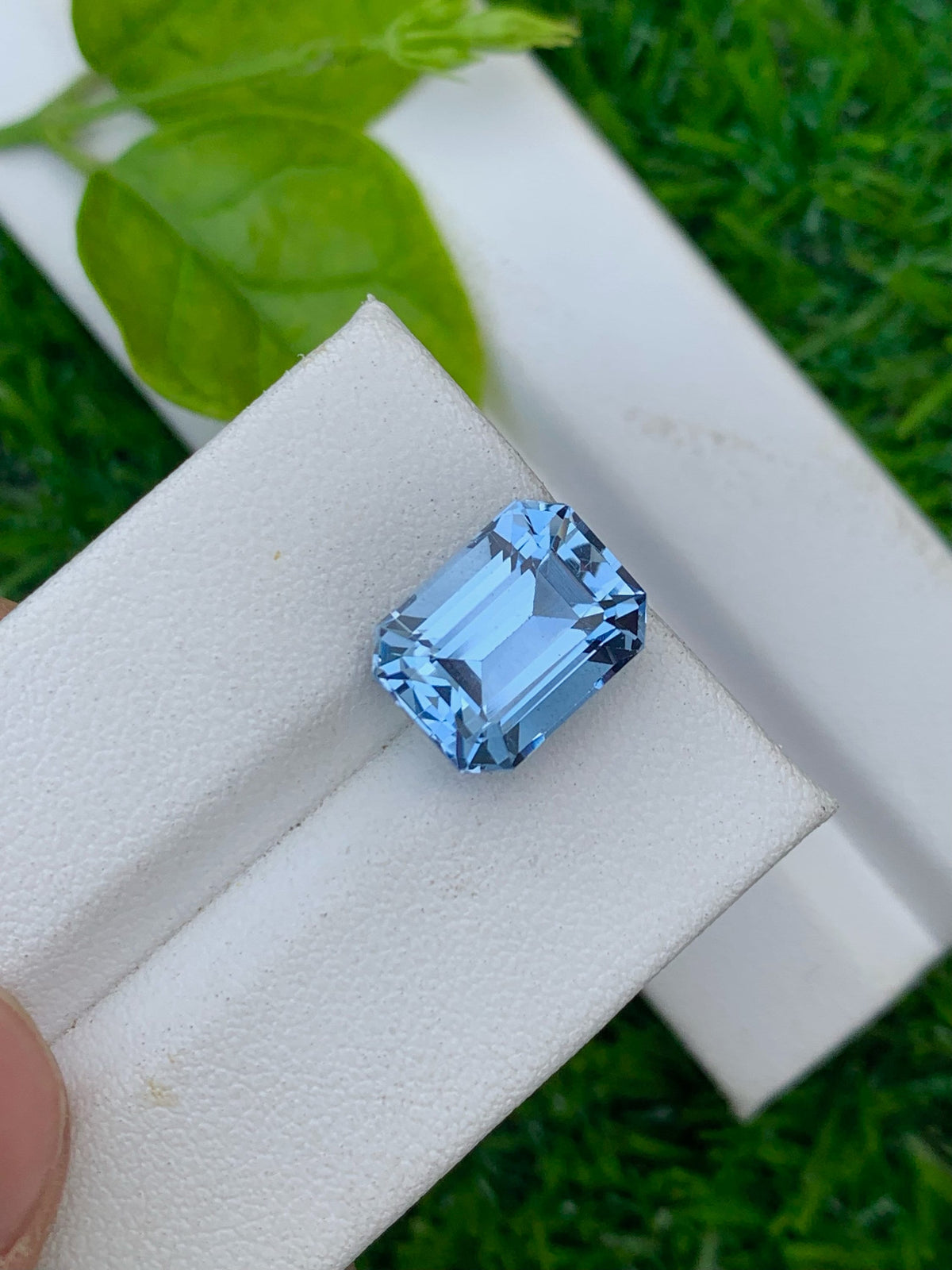 Santa Maria Blue Aquamarine Gemstone: Emerald Cut, 6.00 CT Loose Stone
