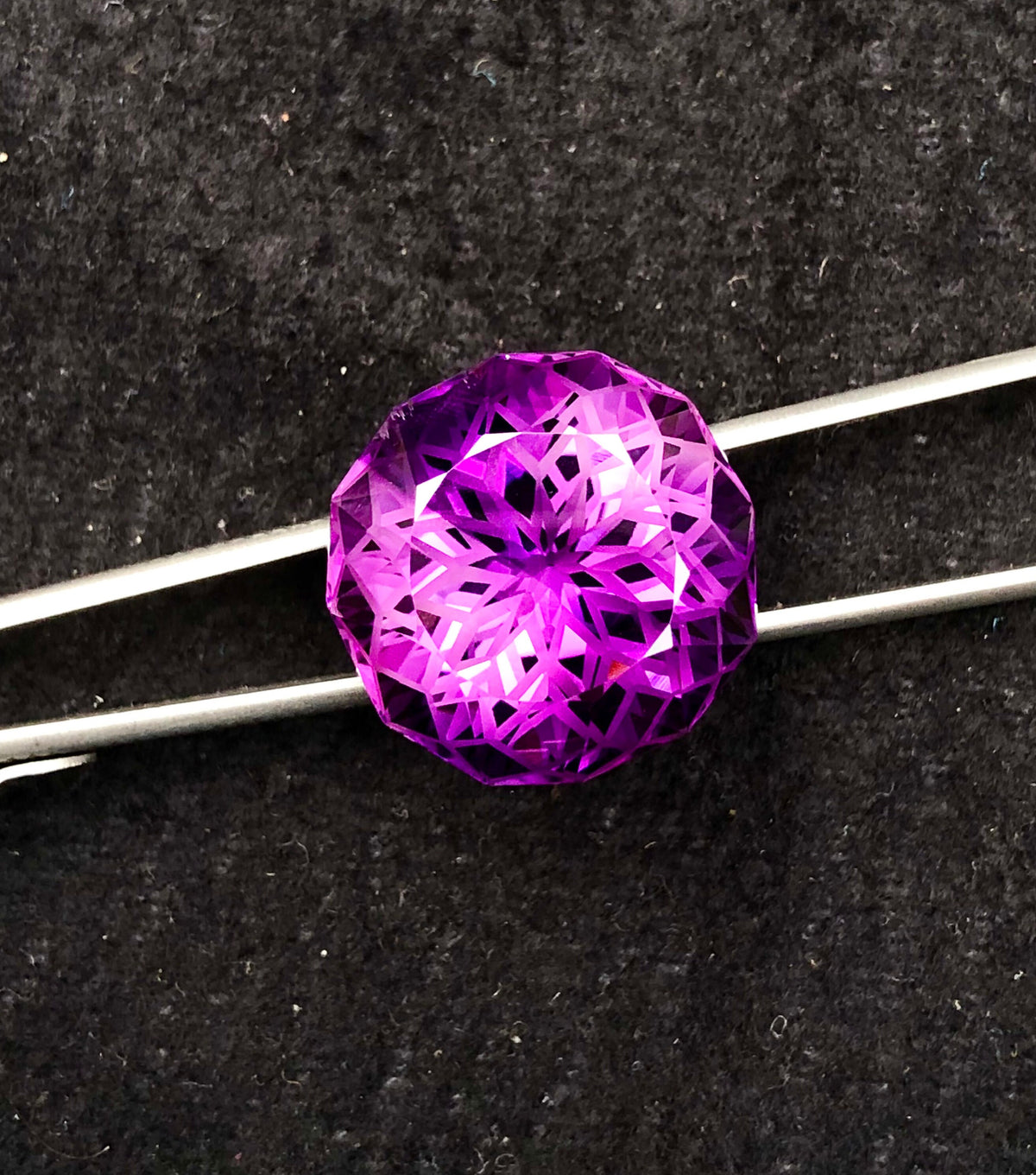 Faceted Pinkish Purple Amethyst Gemstone: 40.65 Carat Brazilian Flower Cut