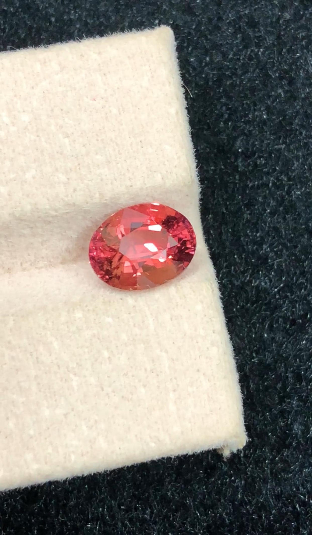 Sunset Padparadscha Sapphire: 2.60 Carat Oval Gemstone