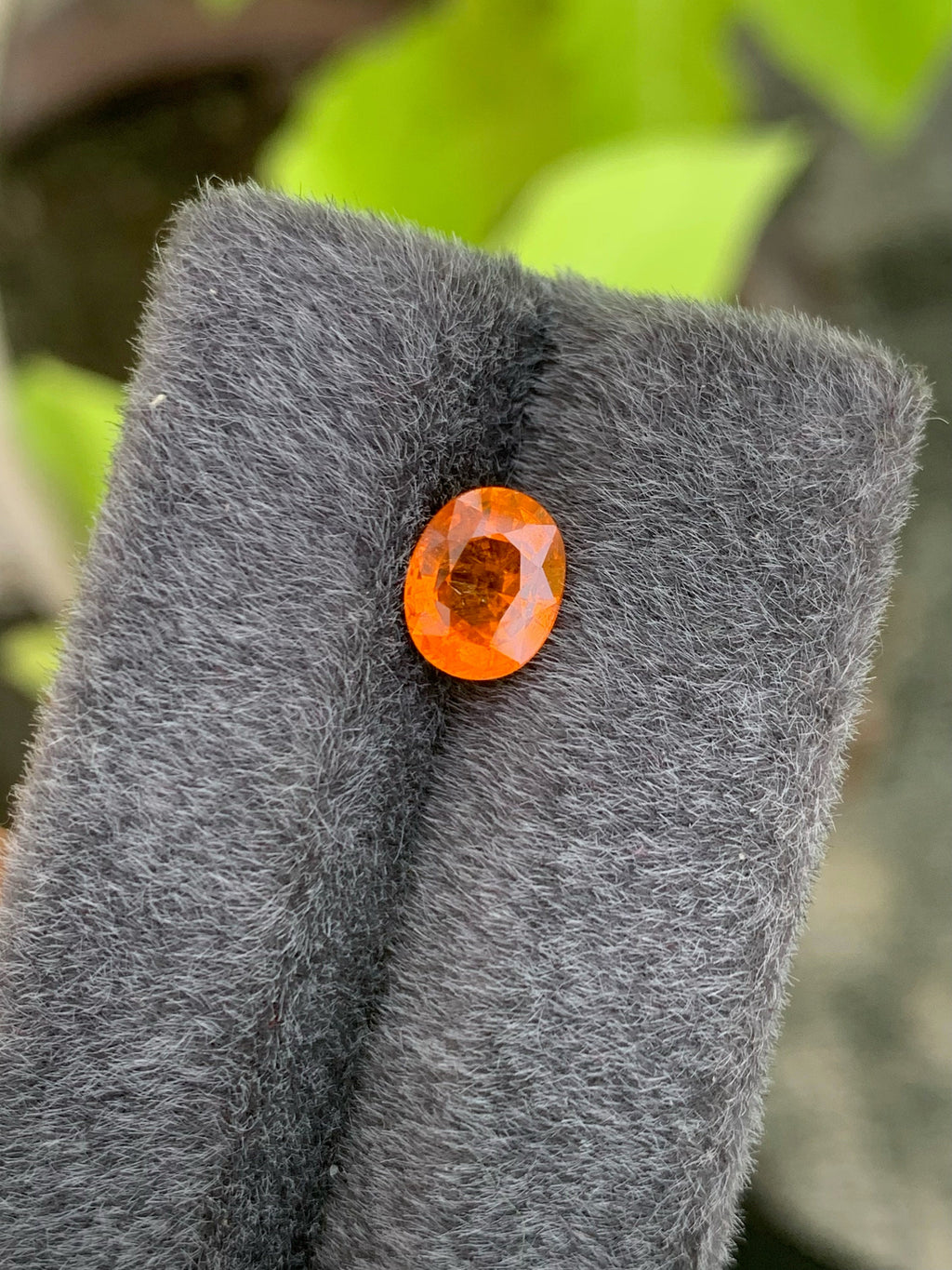 Natural Fanta Garnet Gemstone: Oval Cut, 2.30 CT, Sri Lanka