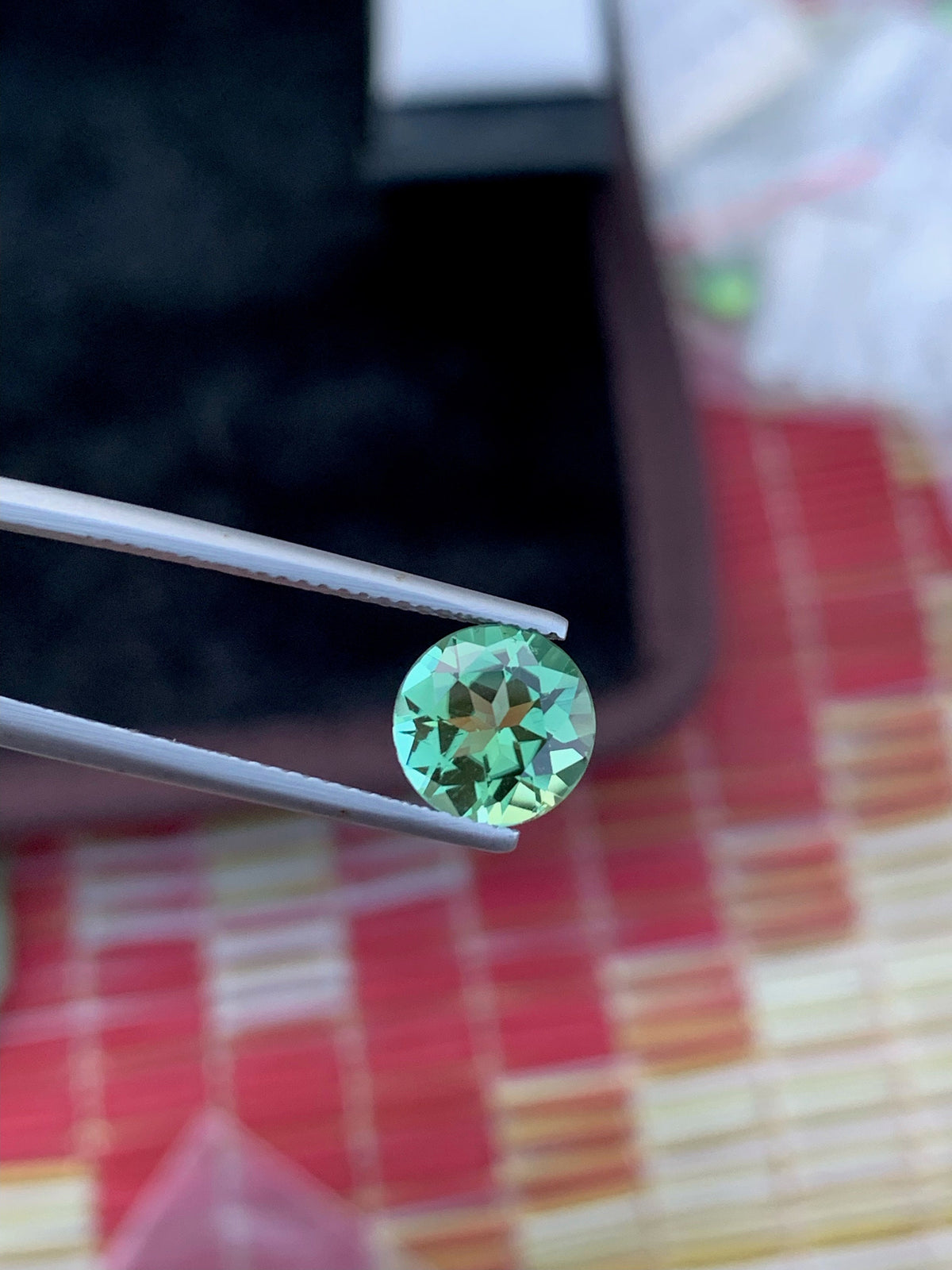 Seafoam Green Tourmaline Gemstone: Round Cut, 2.00 Carat